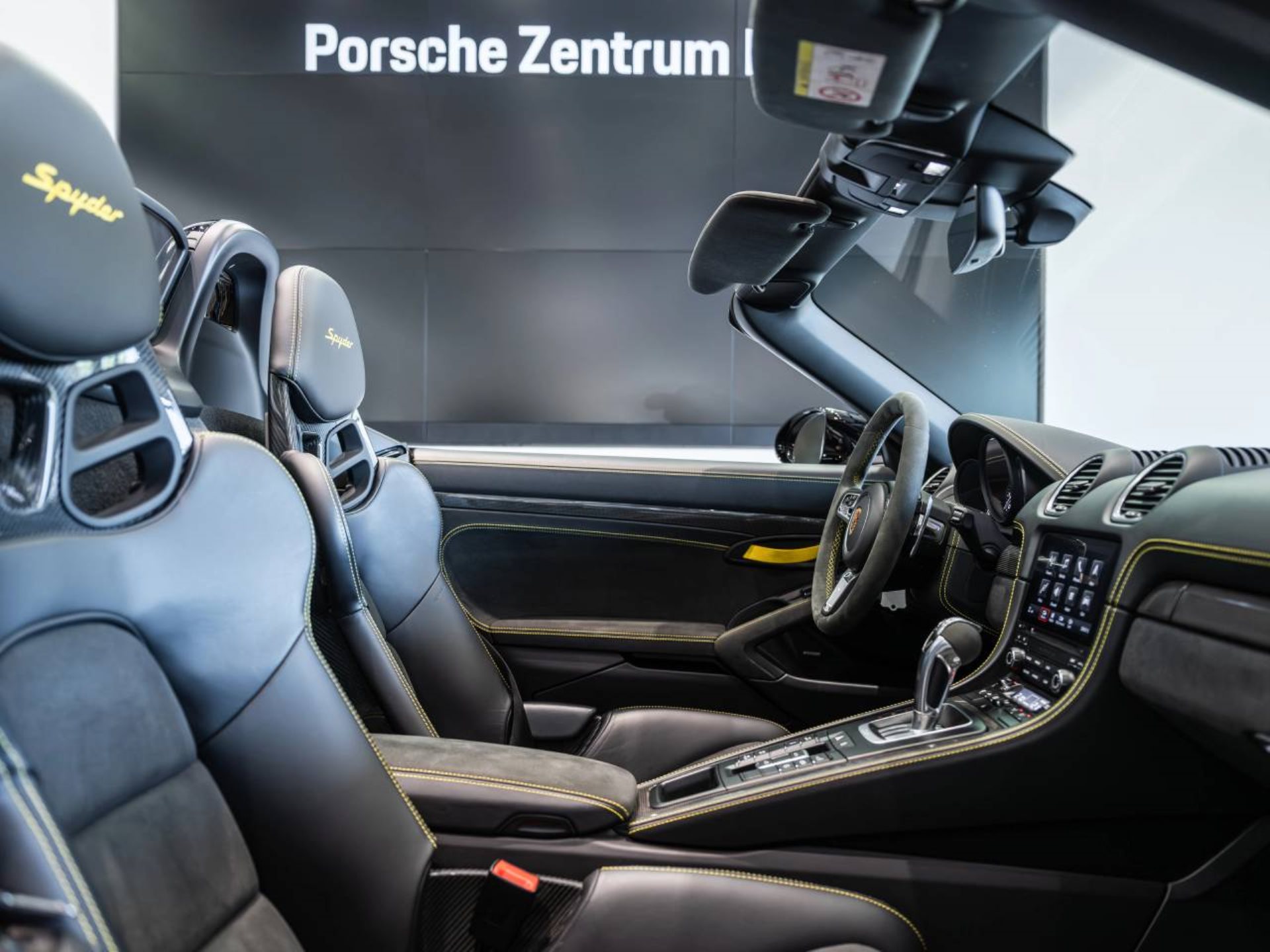 PORSCHE 718 Spyder-image-24