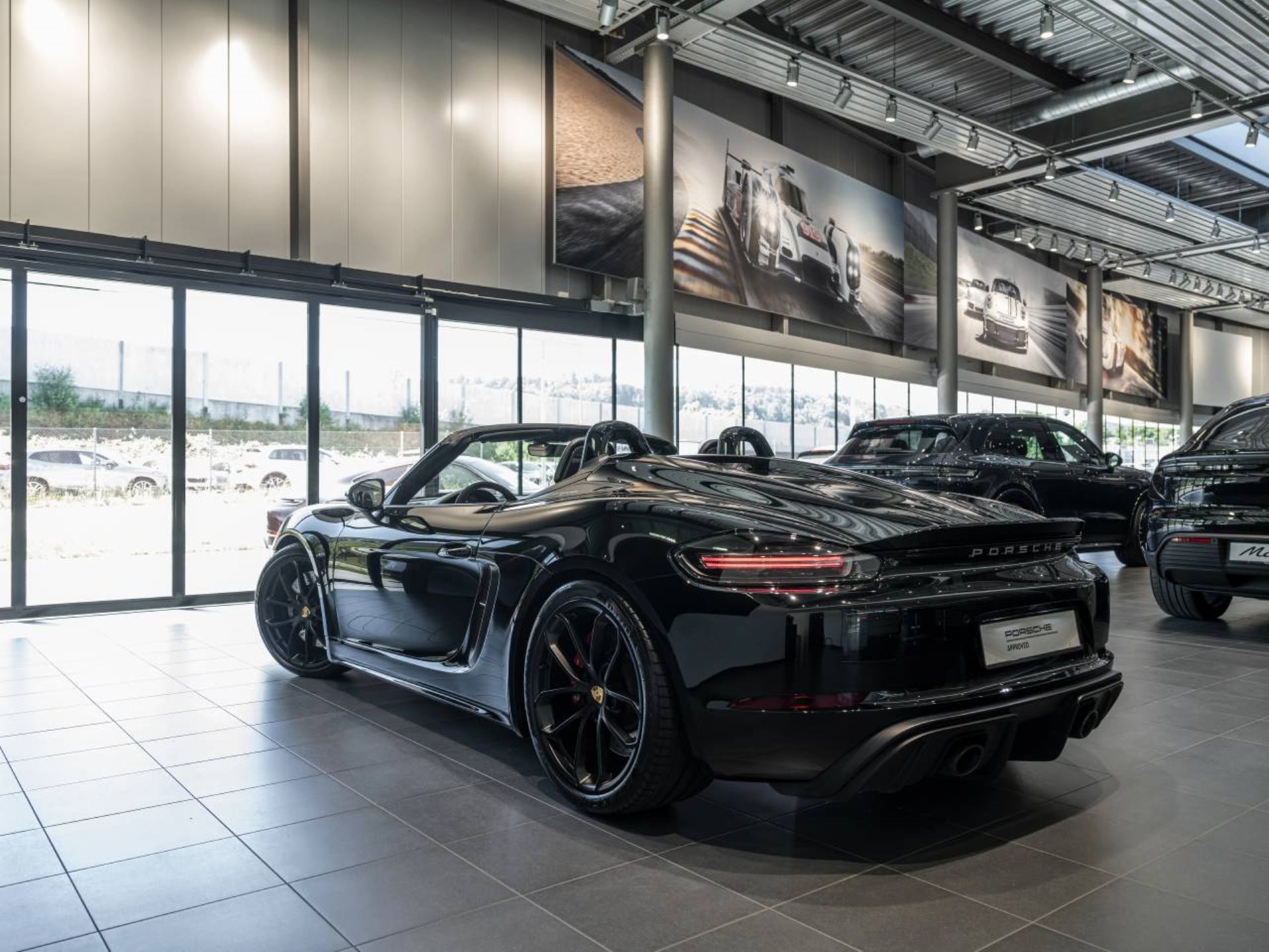 PORSCHE 718 Spyder-image-6