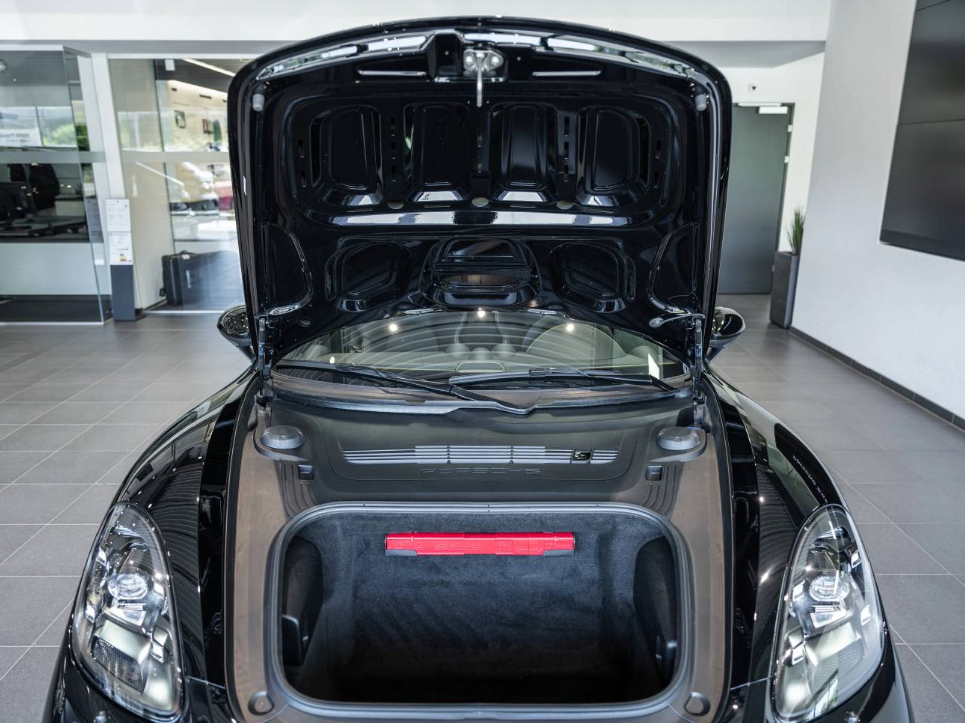 PORSCHE 718 Spyder-image-15