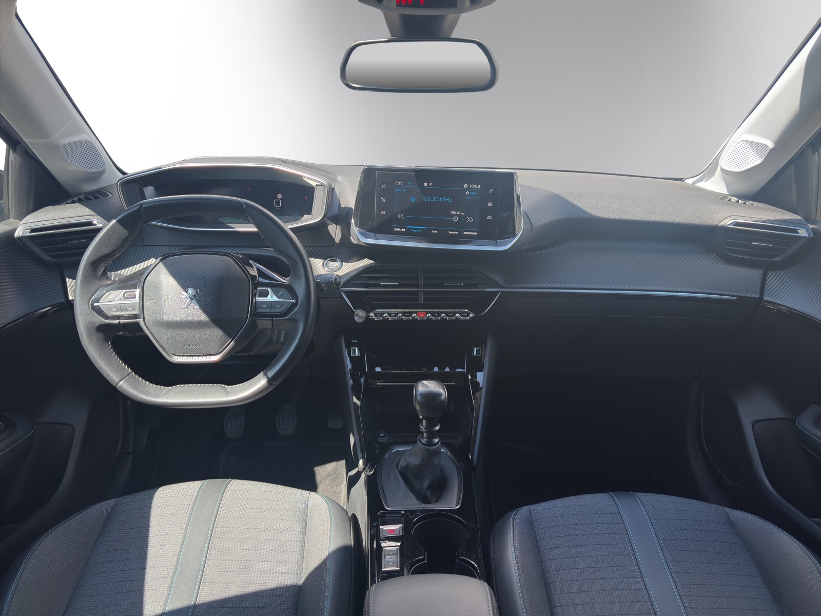 PEUGEOT 208 1.2 PureTech Allure-image-14