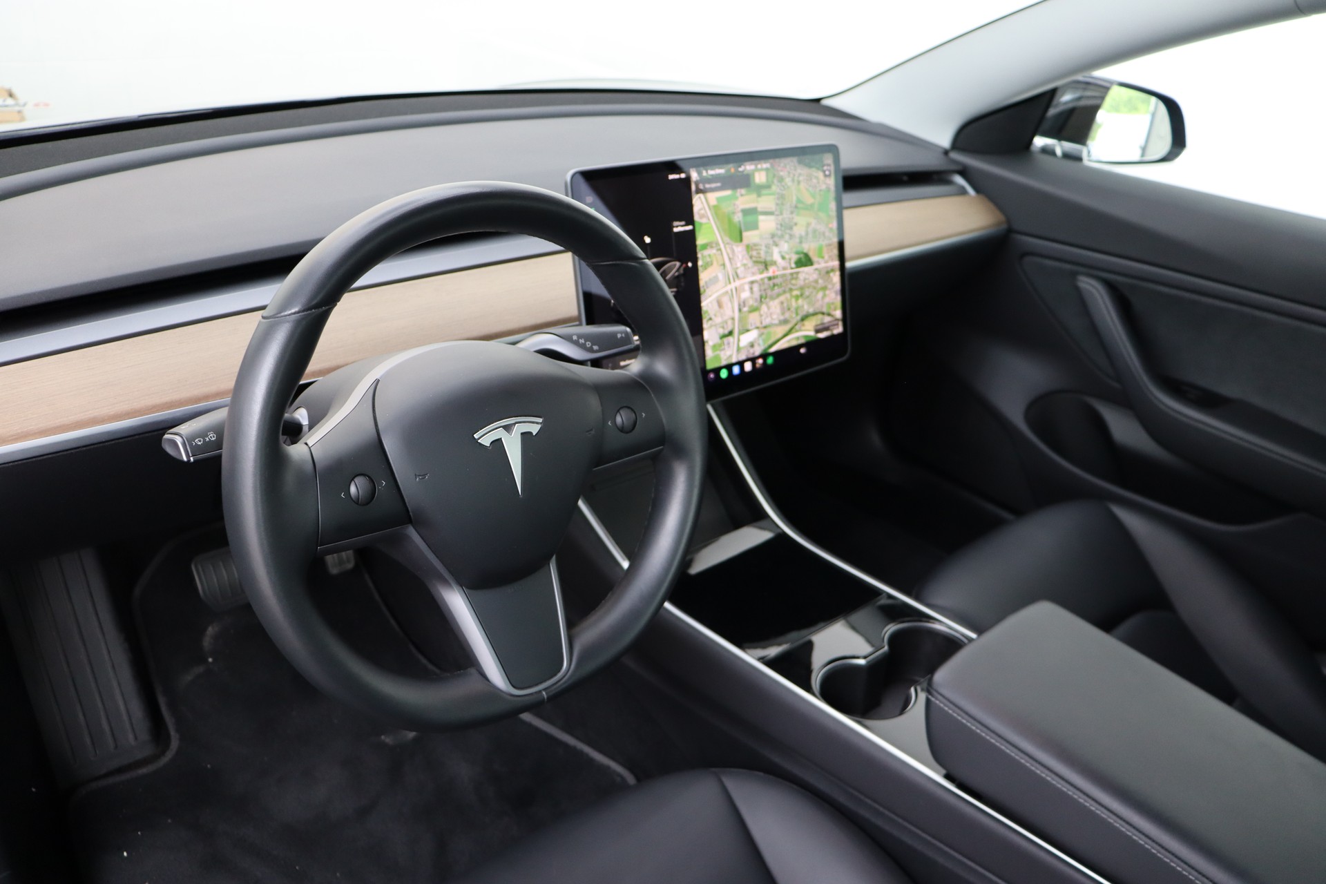 TESLA Model 3 Long Range Dual Motor AWD-image-18