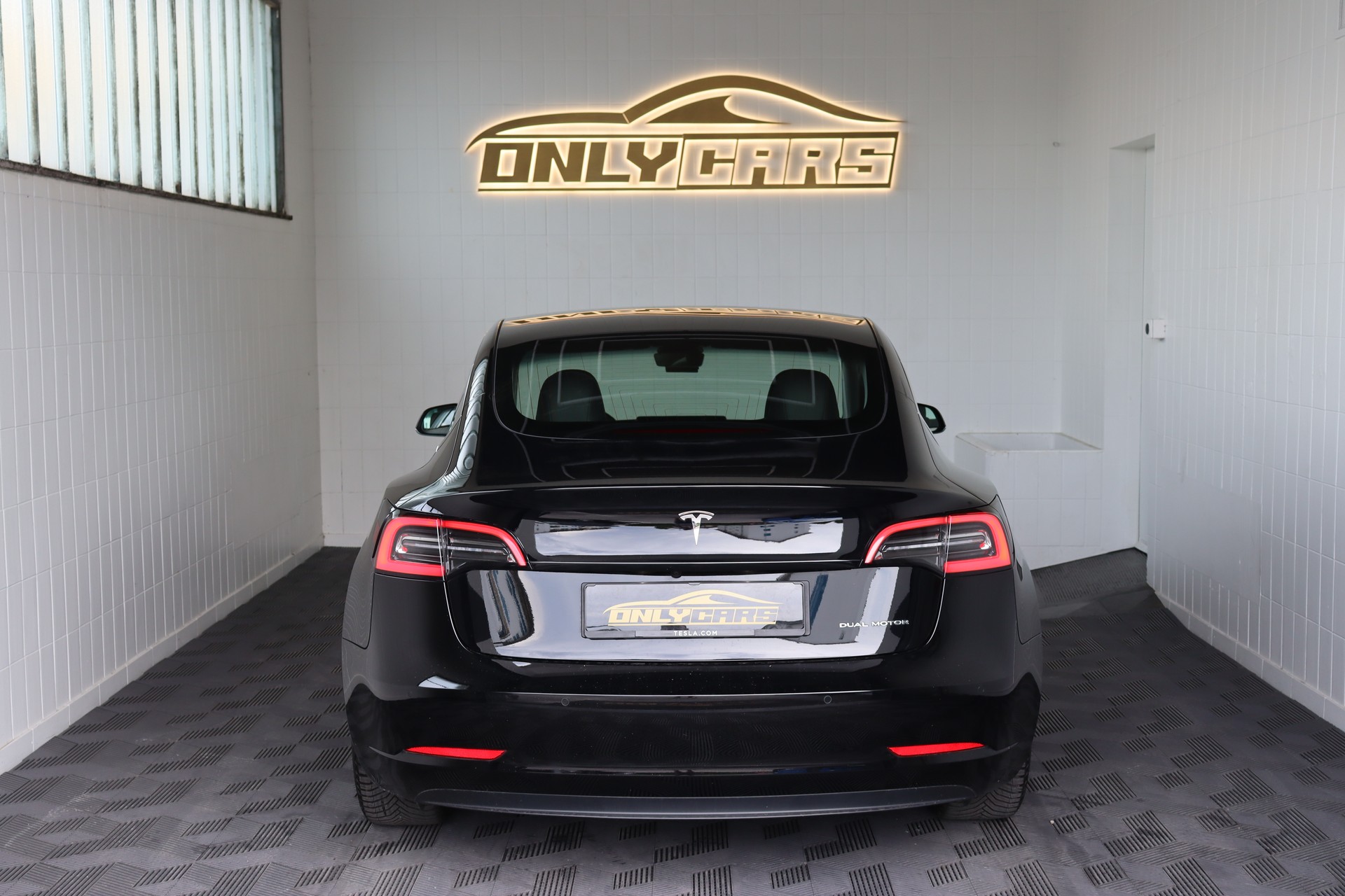 TESLA Model 3 Long Range Dual Motor AWD-image-6