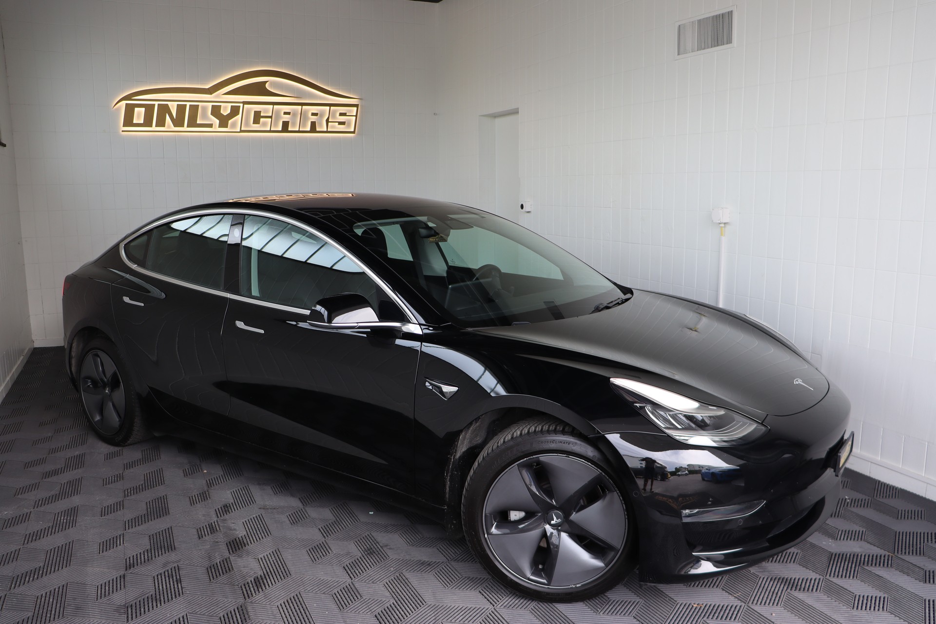 TESLA Model 3 Long Range Dual Motor AWD-image-4