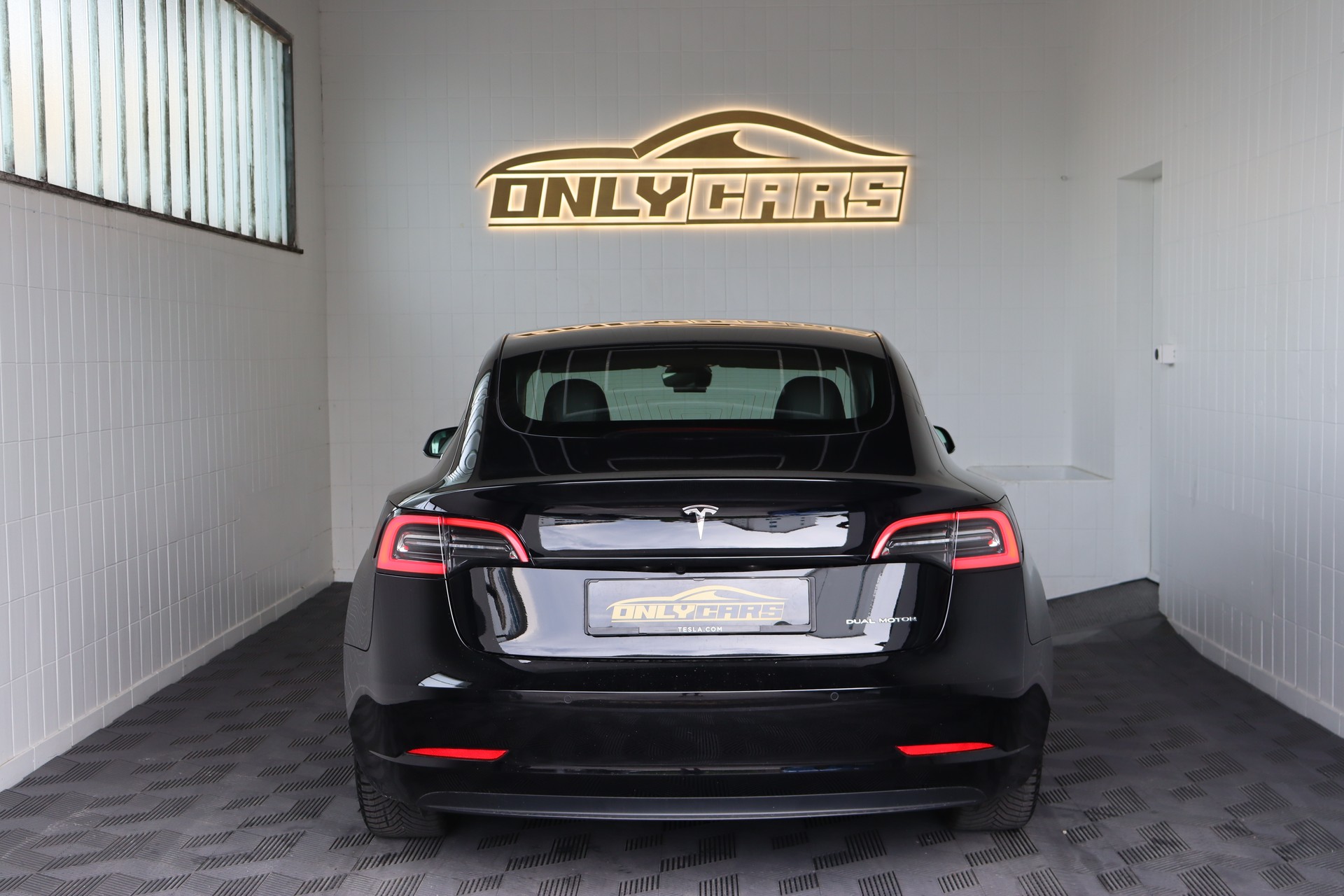 TESLA Model 3 Long Range Dual Motor AWD-image-7