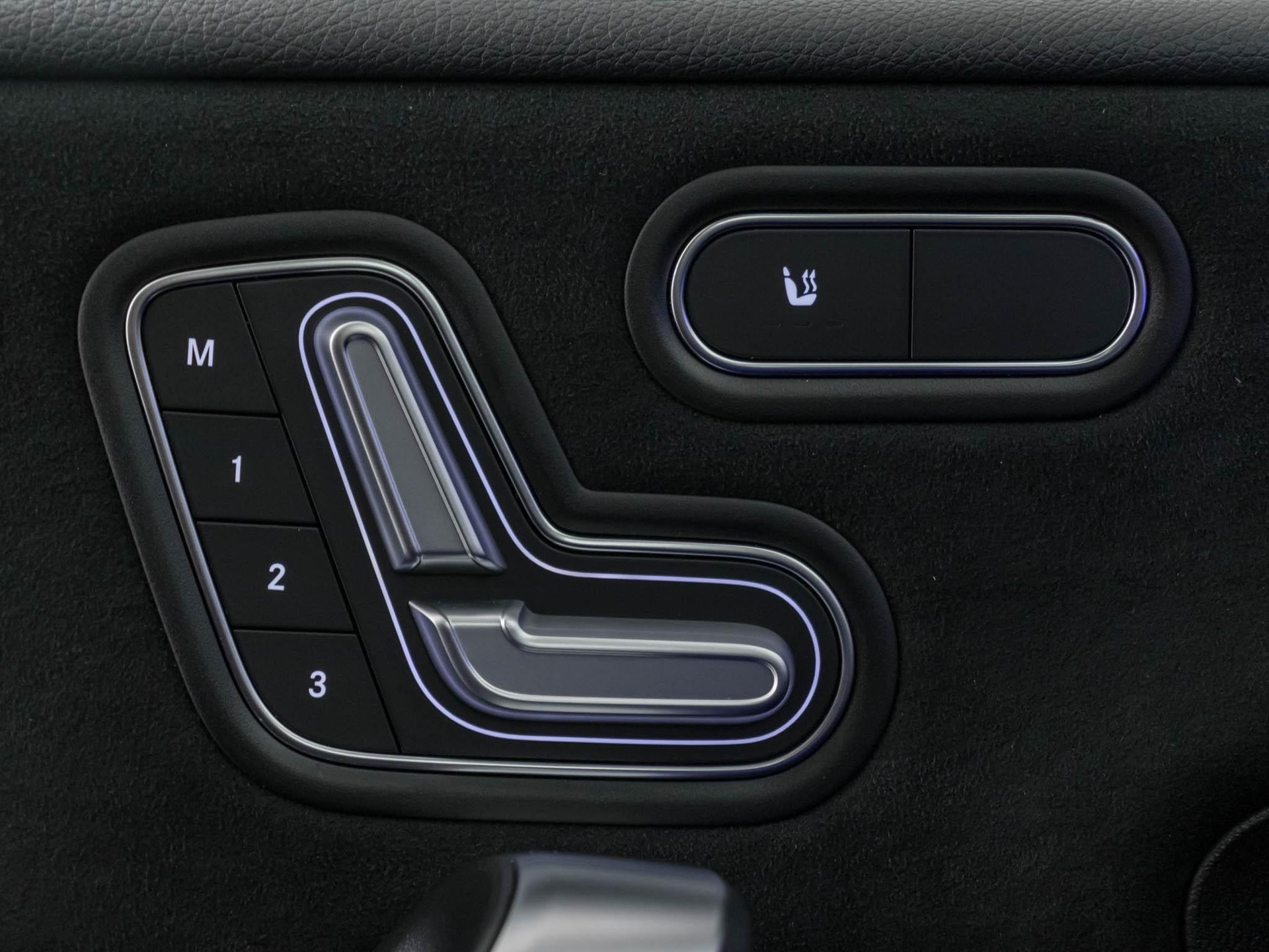MERCEDES-BENZ A 250 4MATIC-image-12