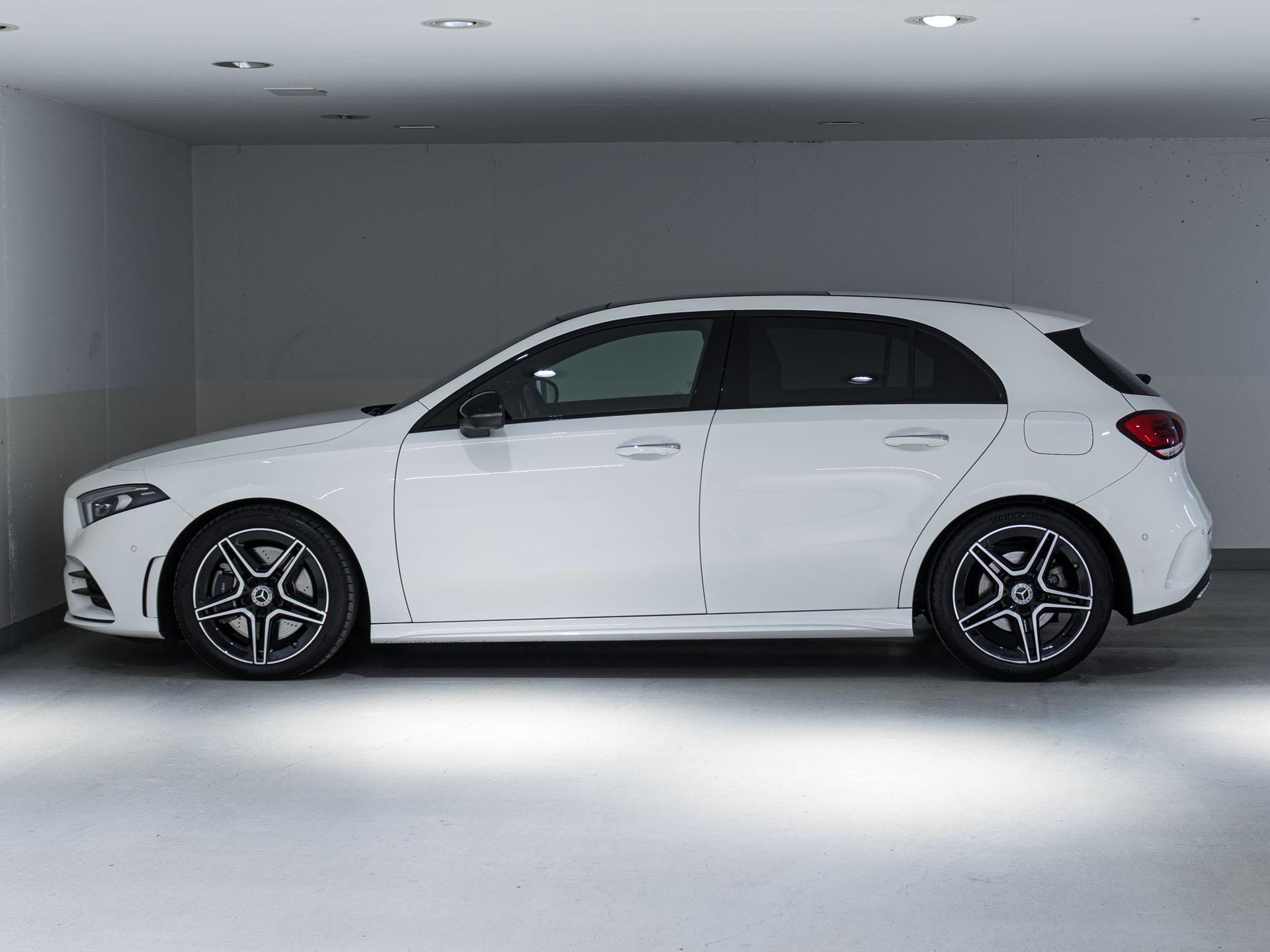 MERCEDES-BENZ A 250 4MATIC-image-4