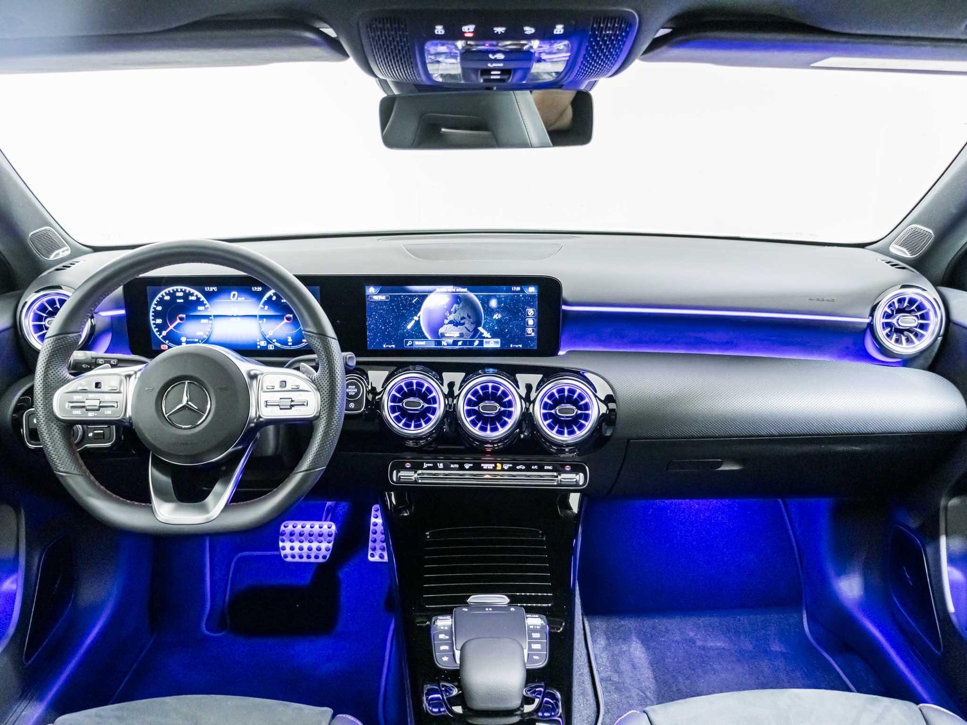 MERCEDES-BENZ A 250 4MATIC-image-11