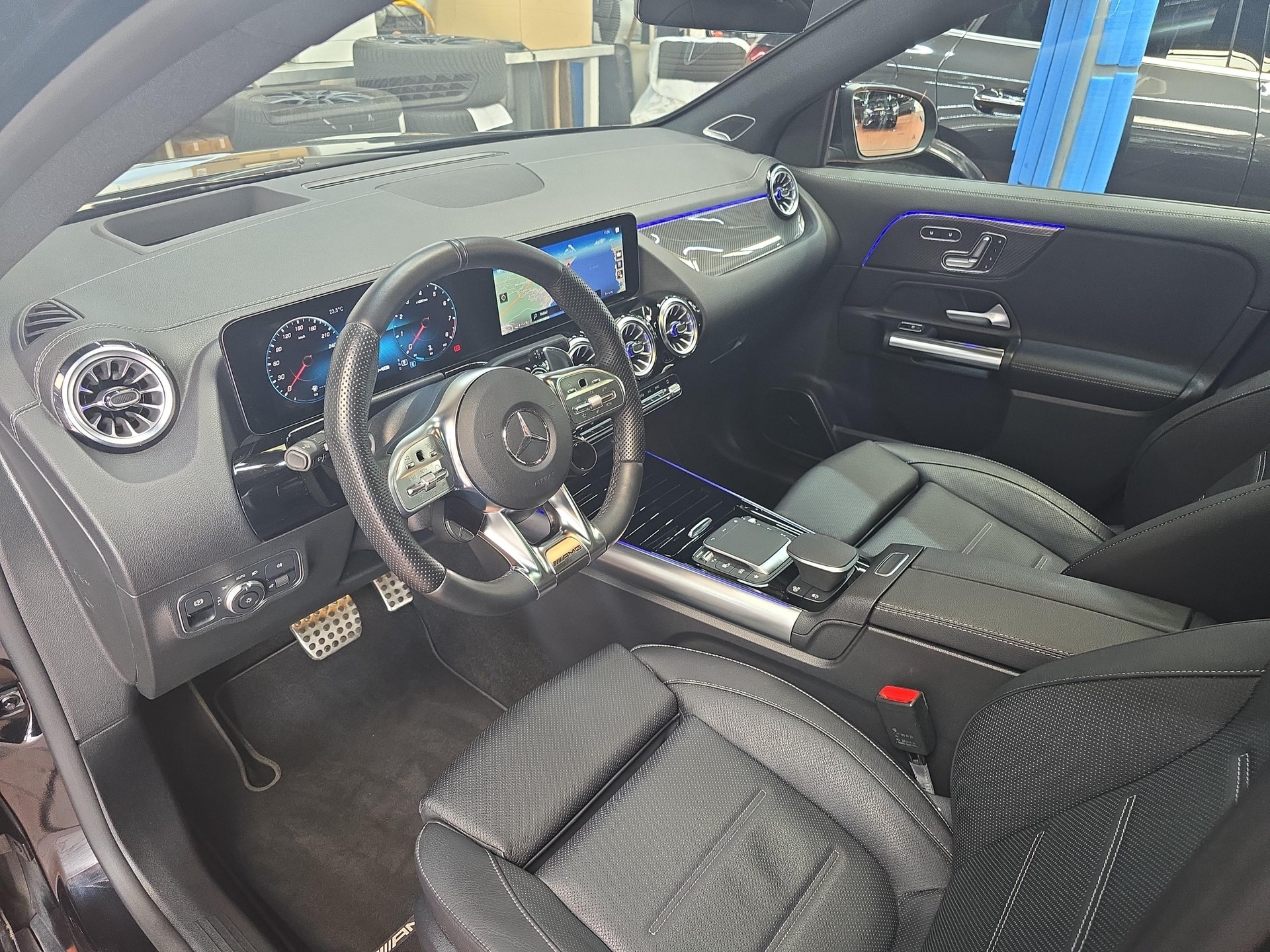 MERCEDES-BENZ GLA 45 S AMG 4MATIC+-image-4