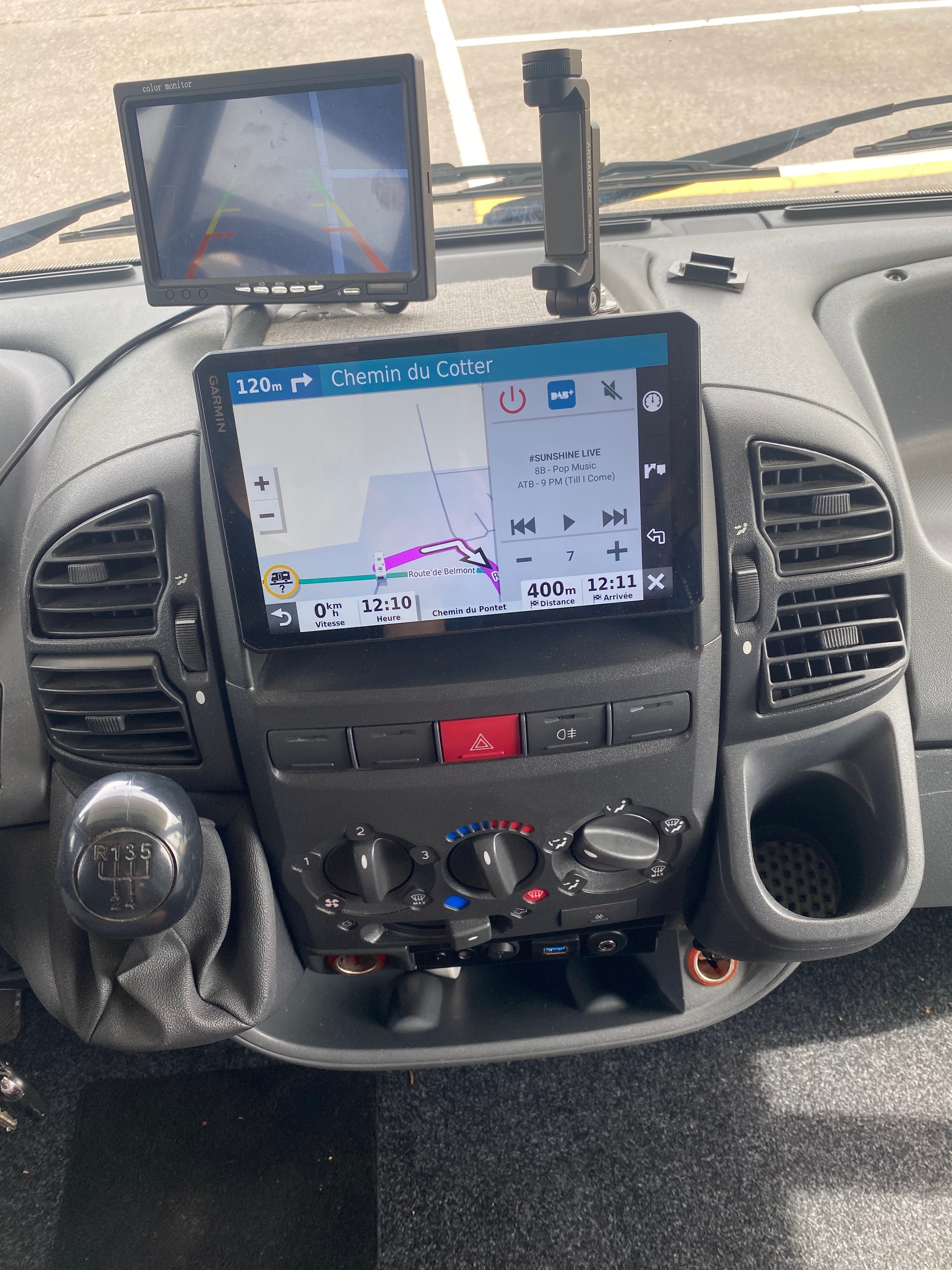 EURA MOBIL S-635-VB-image-4