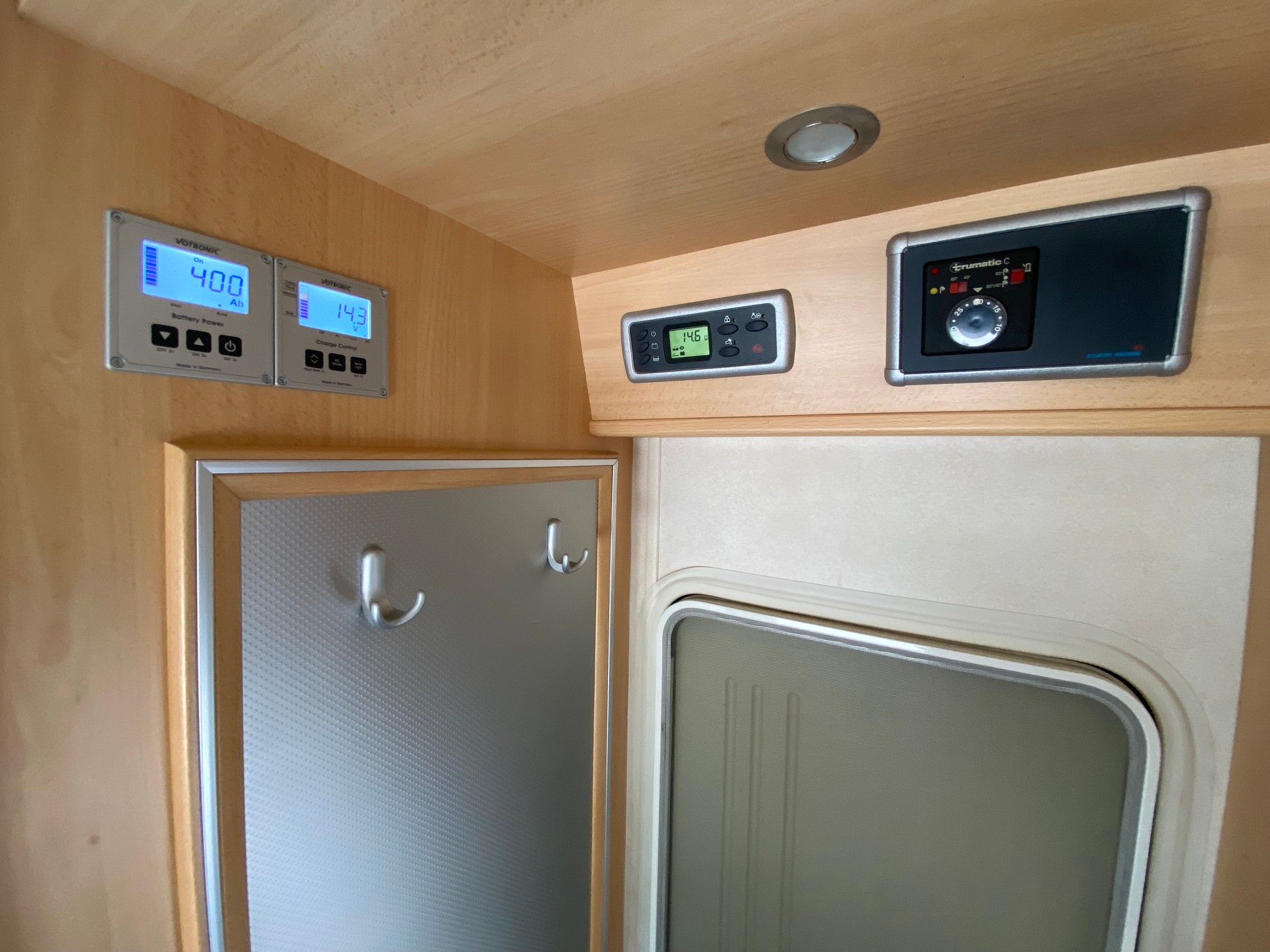 EURA MOBIL S635VB- 400Ah LiFePo4- 400W solar- 3000w converter- navi Garmin RV 852- autarcie 4 saisons-image-7