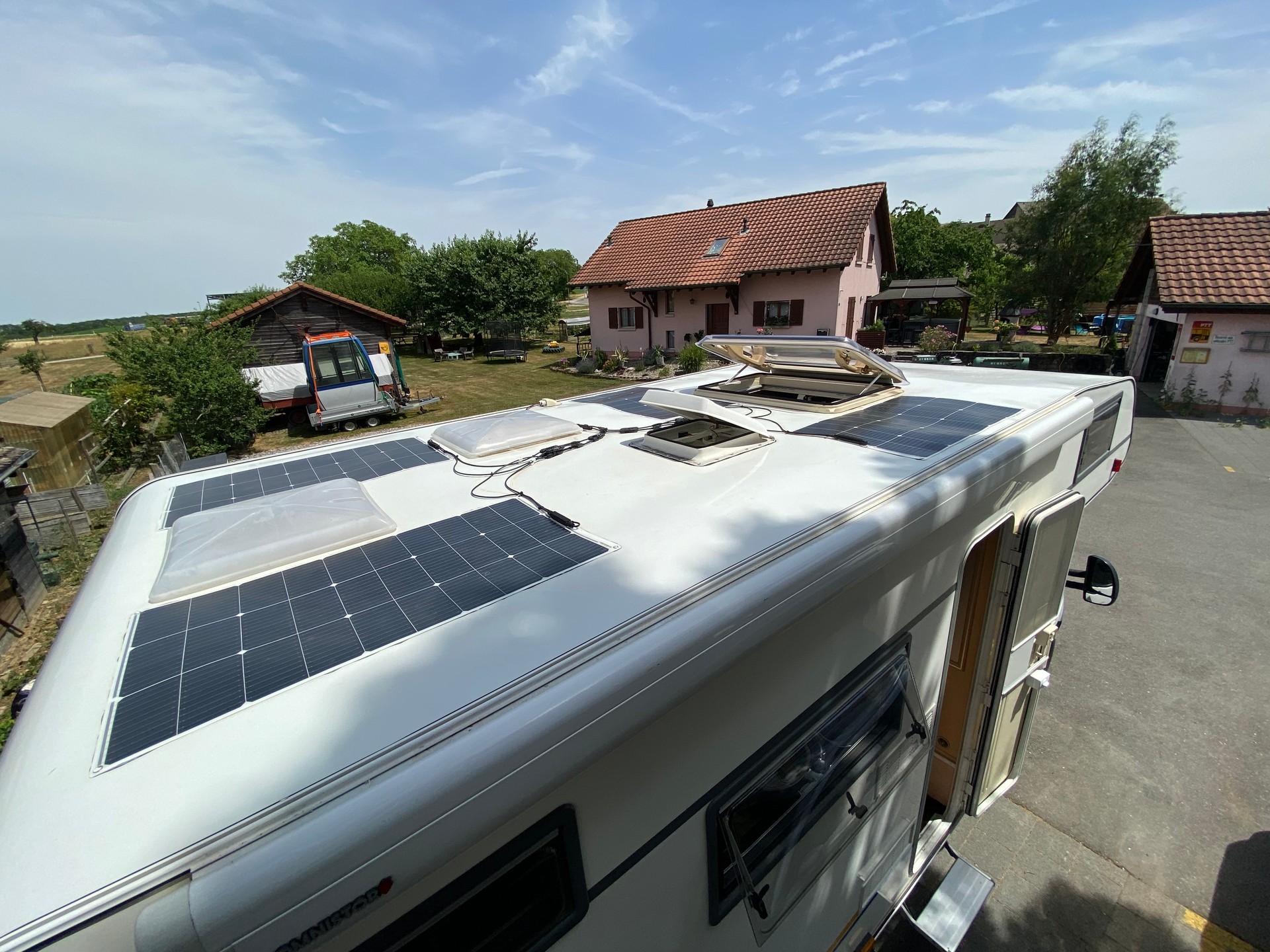 EURA MOBIL S-635-VB-image-7