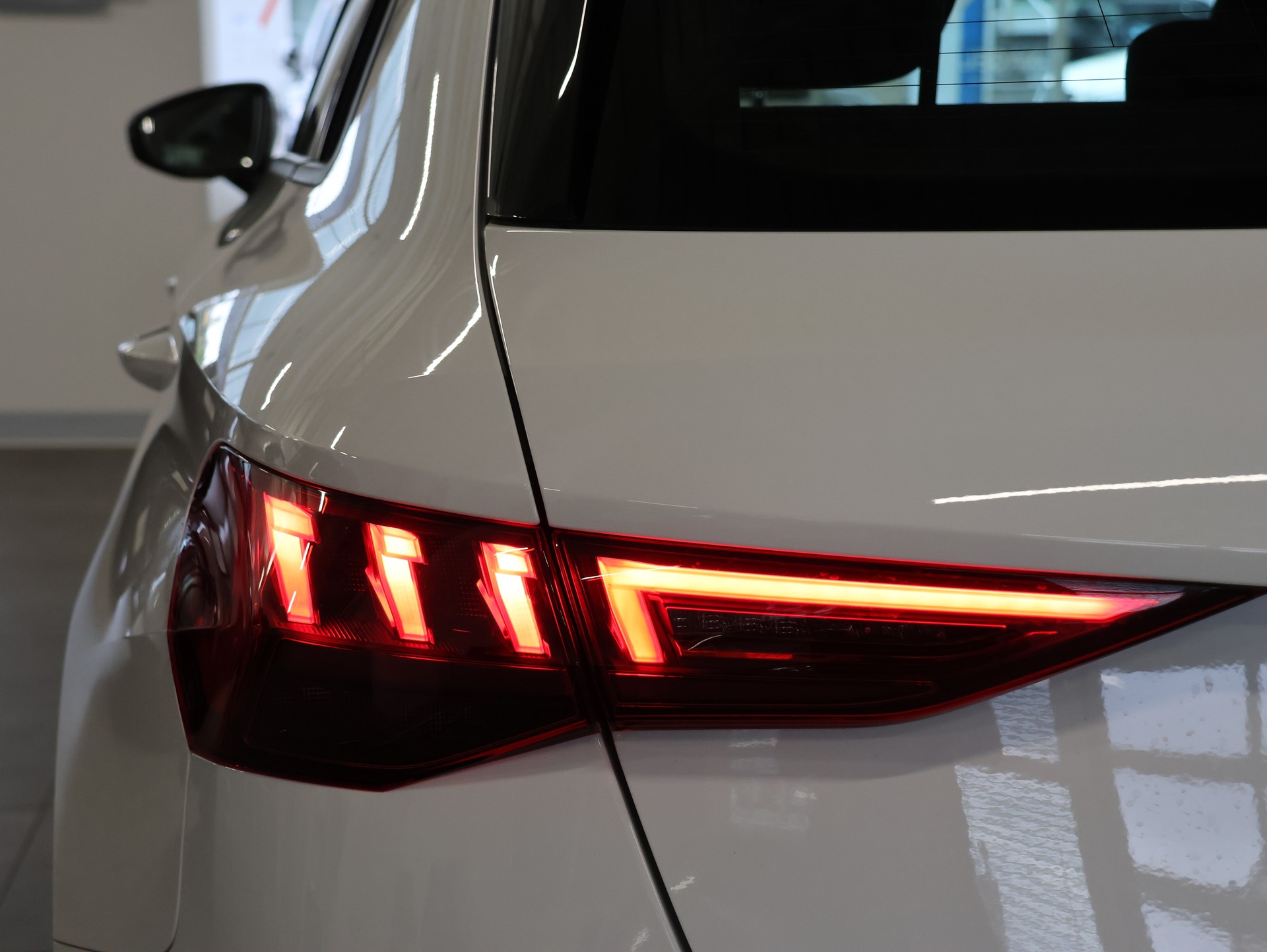 AUDI A3 Sportback 35 TFSI S line Attraction S-tronic *Rückfahrkamera* *Sitzheizung*-image-23