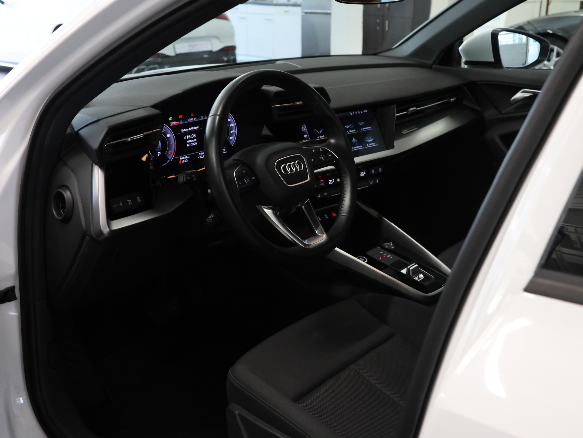 AUDI A3 Sportback 35 TFSI S line Attraction S-tronic *Rückfahrkamera* *Sitzheizung*-image-10