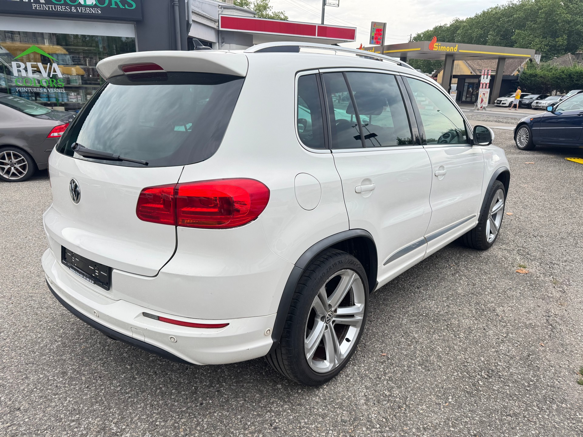 VW Tiguan 2.0 TSI R-Line Design 4Motion-image-4