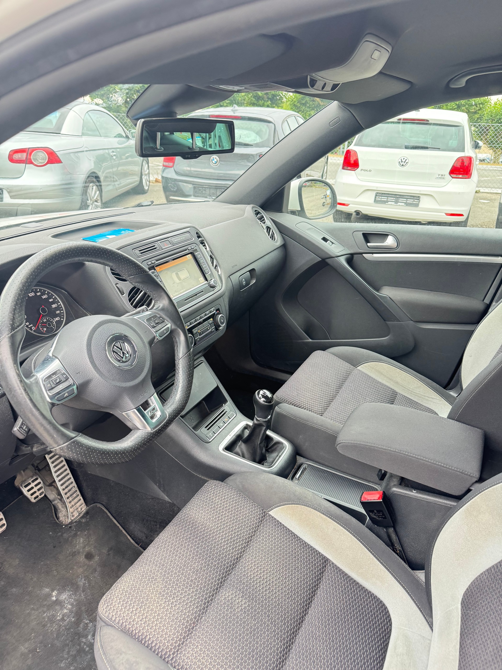 VW Tiguan 2.0 TSI R-Line Design 4Motion-image-6