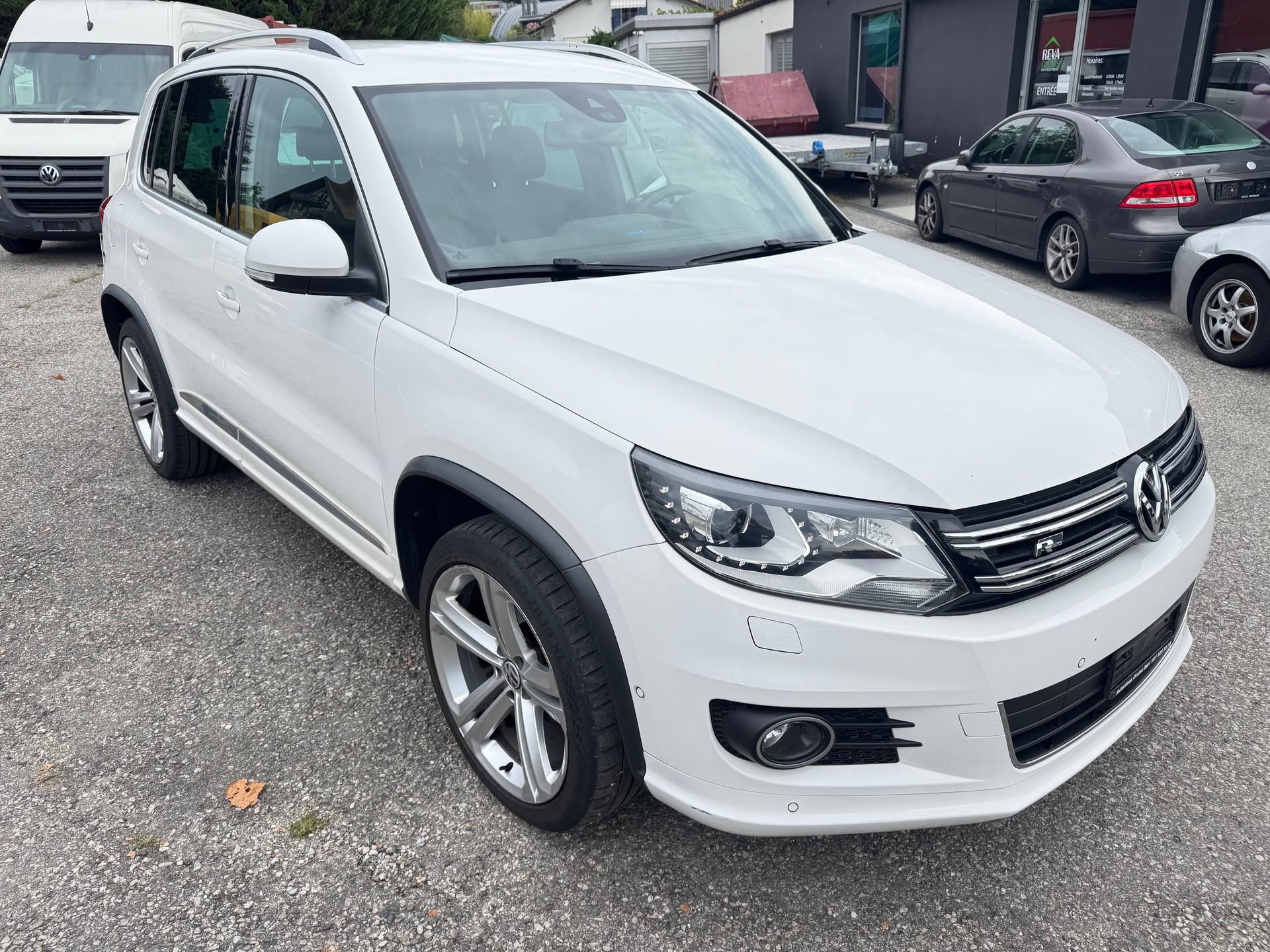 VW Tiguan 2.0 TSI R-Line Design 4Motion-showroom-element-1