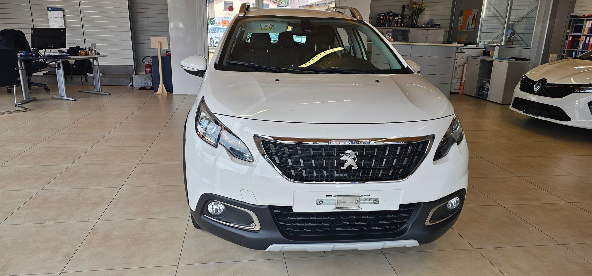 PEUGEOT 2008 1.2 PureTech Allure EAT6