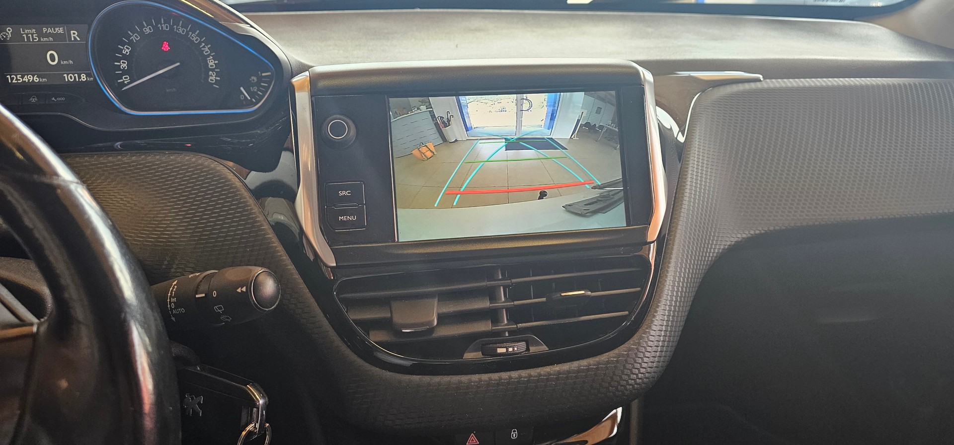 PEUGEOT 2008 1.2 PureTech Allure EAT6-image-9