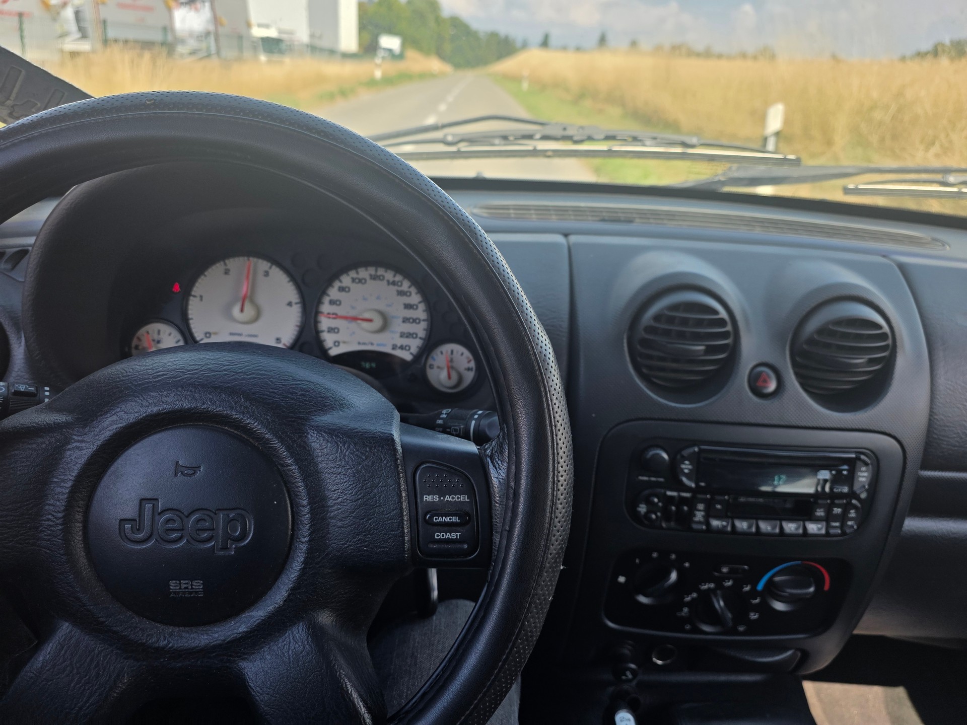 JEEP Cherokee 2.5 CRD Sport-image-8