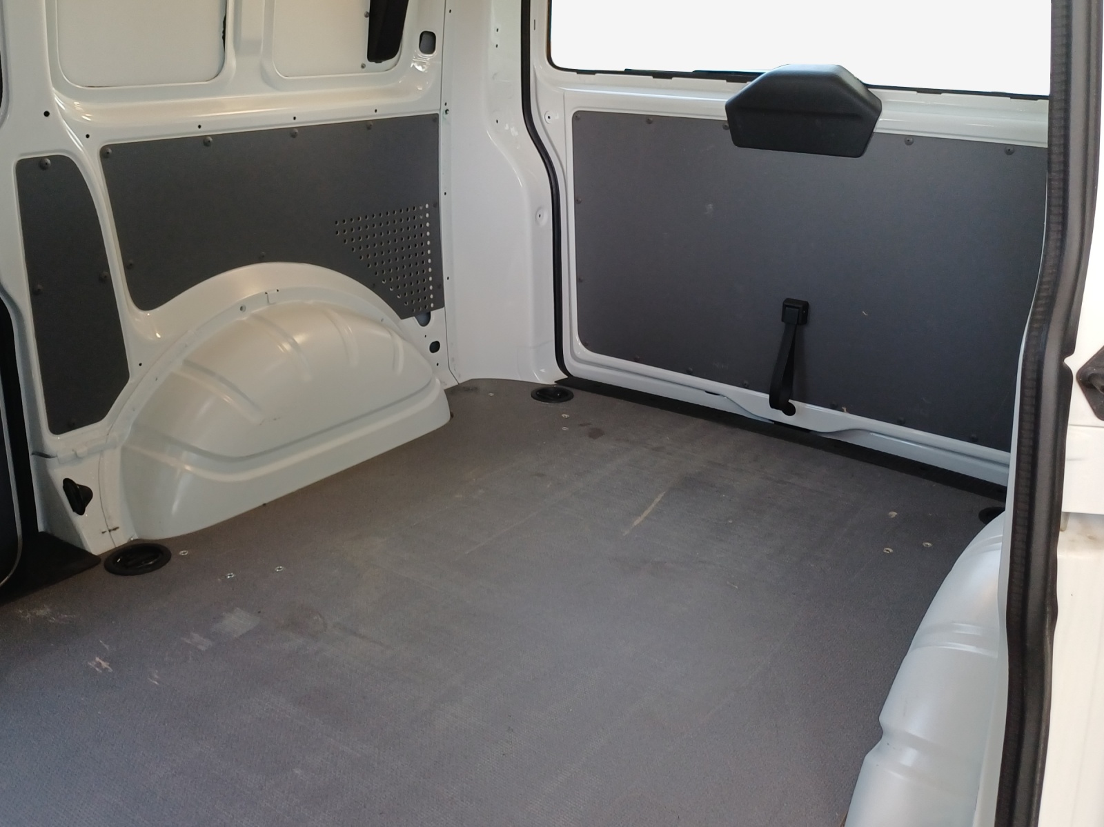 VW T6.1 2.0 TDI 4Motion-image-11