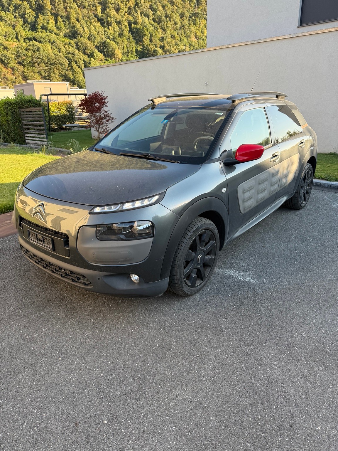 CITROEN 1.6 BlueHDi 100 Shine Ed.-image-0