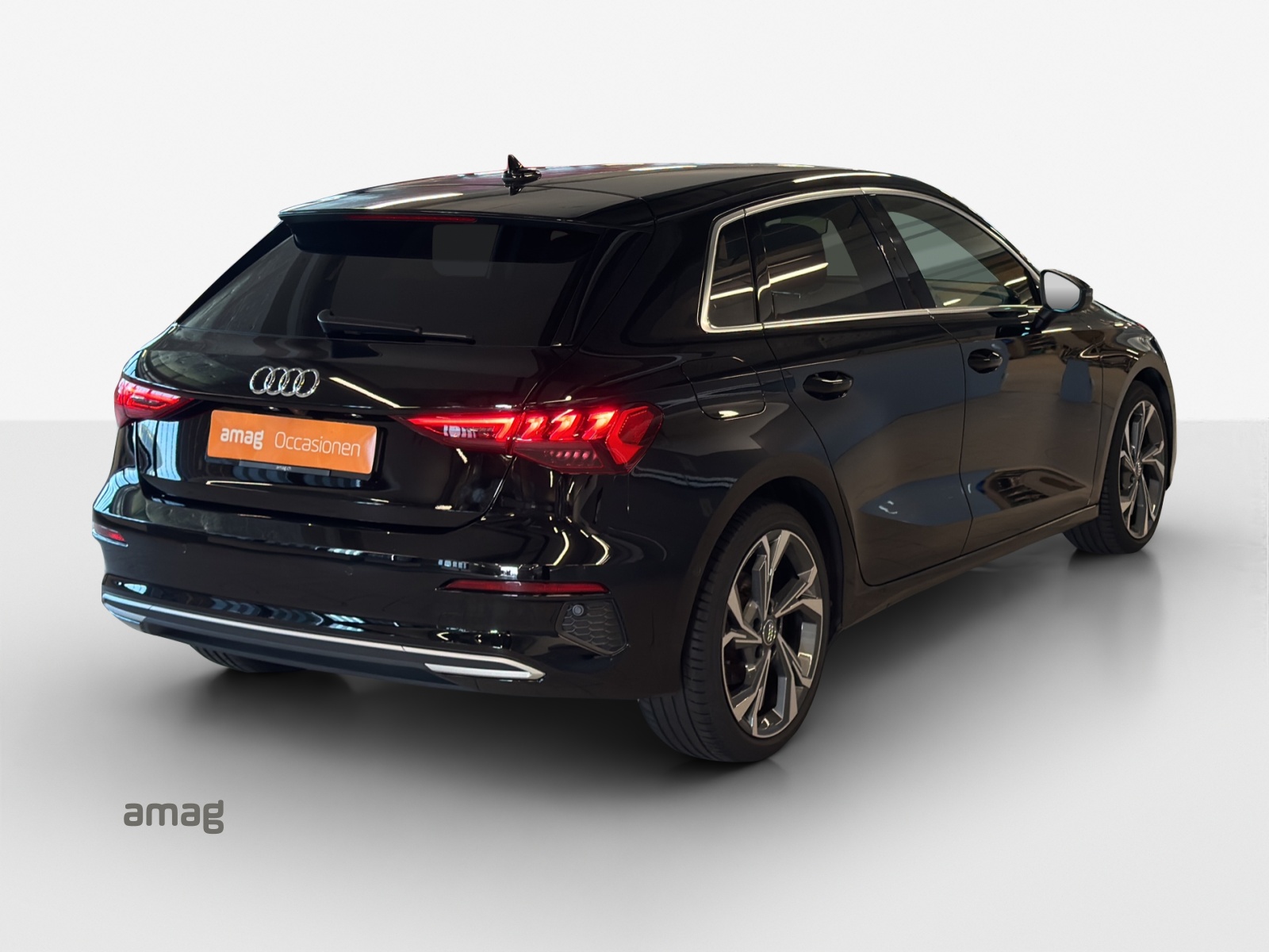 AUDI A3 Sportback 35 TFSI advanced Attraction S-tronic-image-4