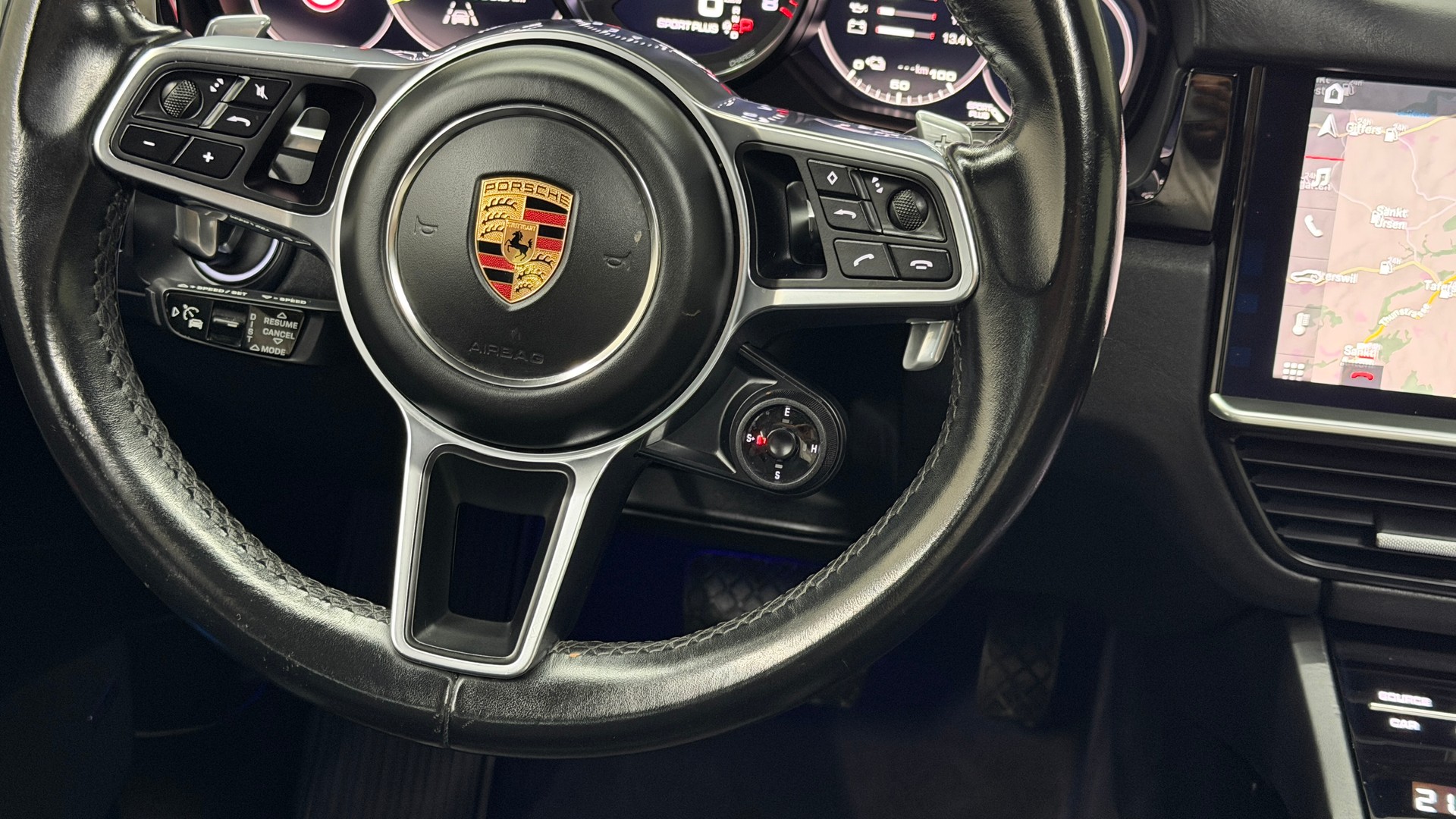 PORSCHE Cayenne E-Hybrid-image-11