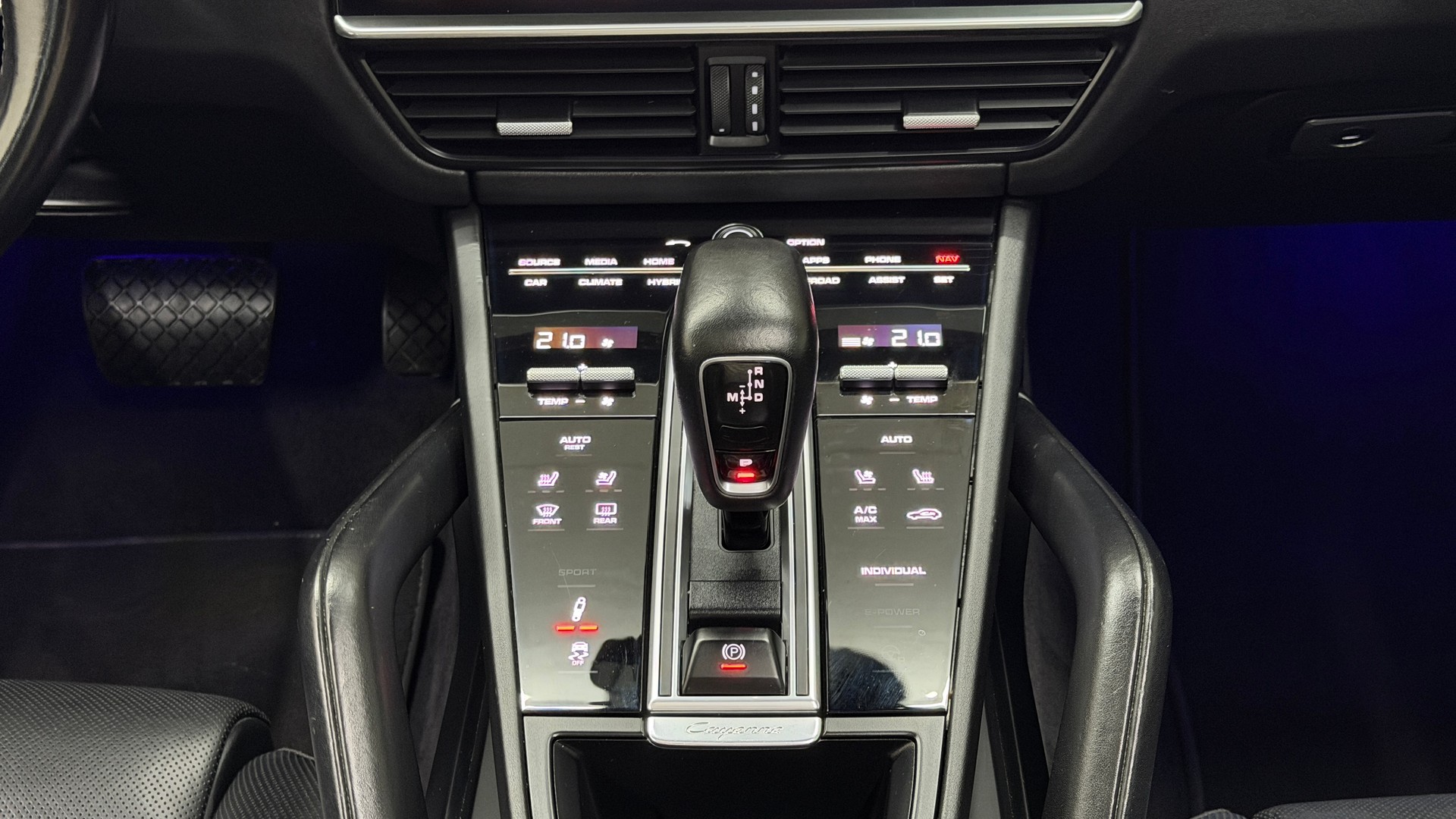 PORSCHE Cayenne E-Hybrid-image-10