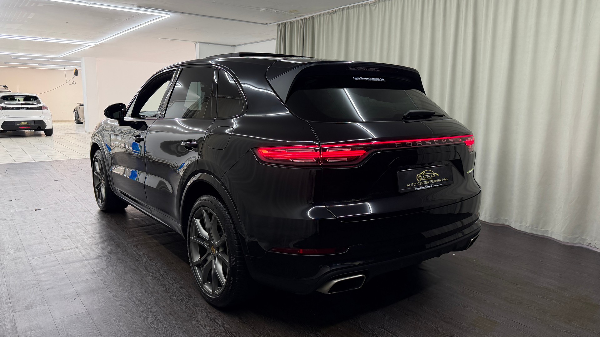 PORSCHE Cayenne E-Hybrid-image-5
