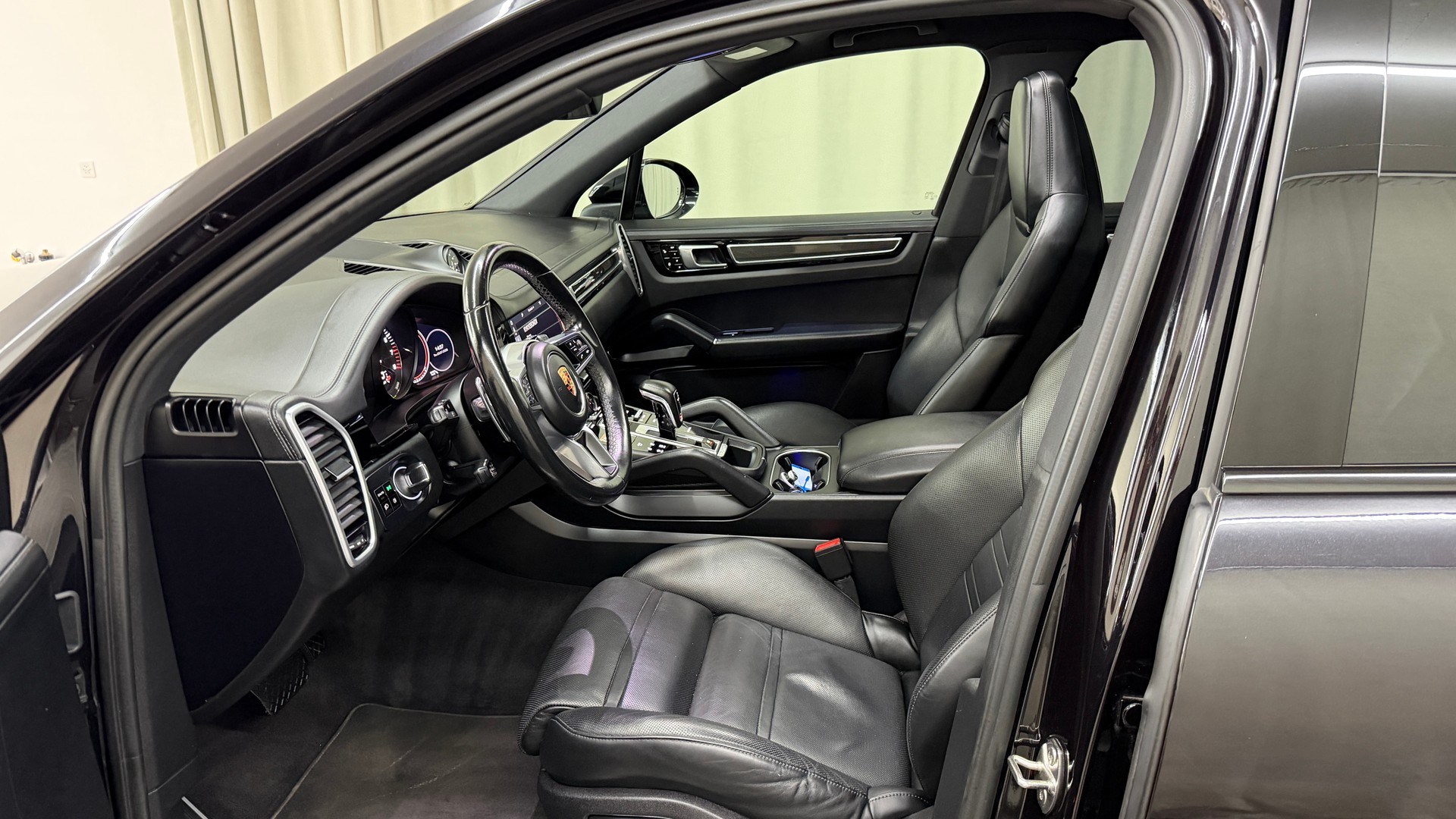 PORSCHE Cayenne E-Hybrid-image-6