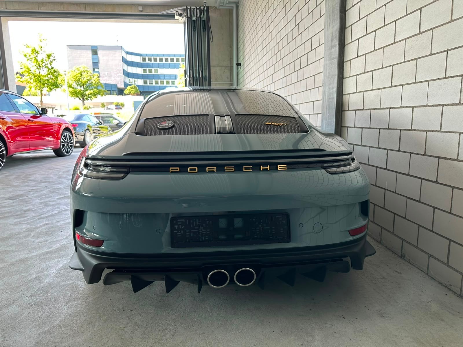 PORSCHE 911 S/T Sondermodell mit Heritage Design Paket "1 of 1.963"-image-5