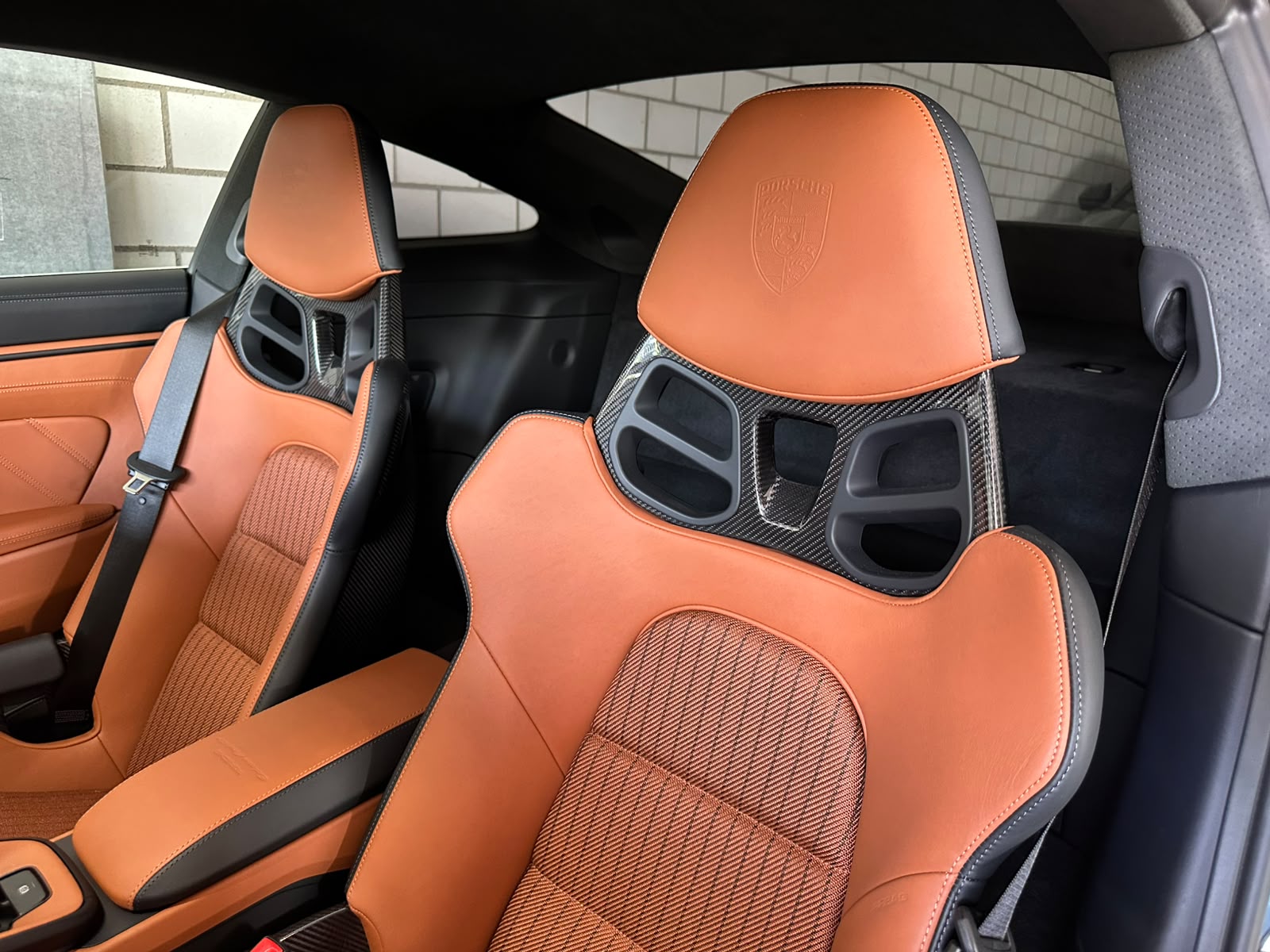 PORSCHE 911 S/T Sondermodell mit Heritage Design Paket "1 of 1.963"-image-8