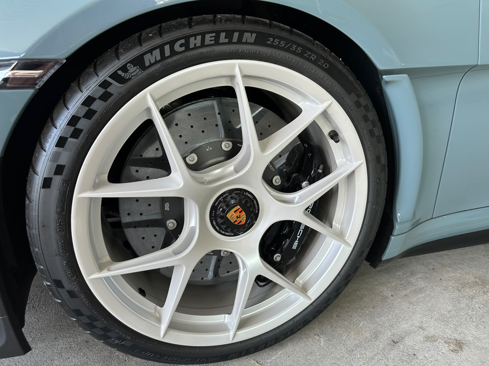 PORSCHE 911 S/T Sondermodell mit Heritage Design Paket "1 of 1.963"-showroom-element-2