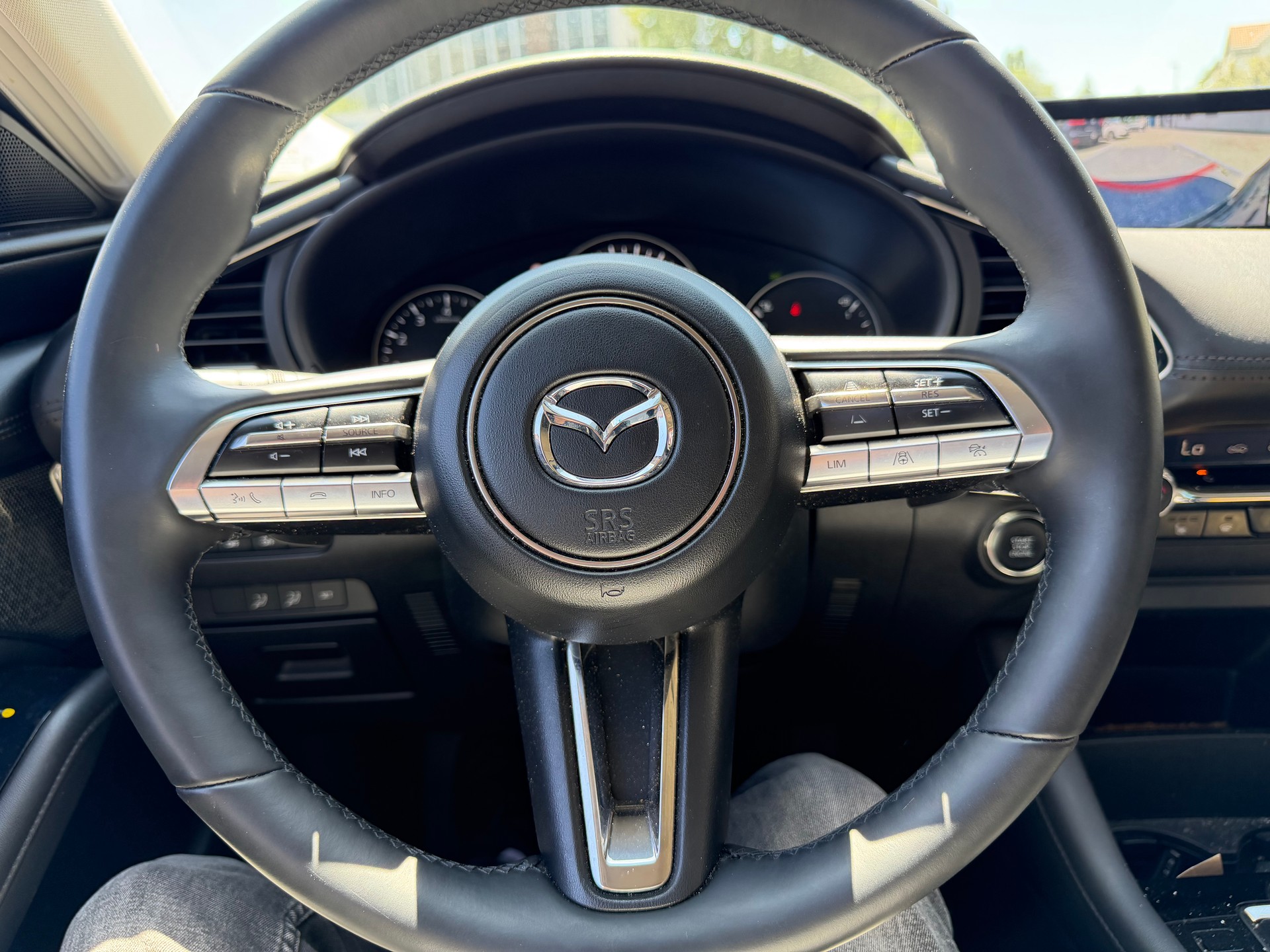 MAZDA 3 Sedan SKYACTIV-X M Hybrid 180 Revolution Automat-image-10