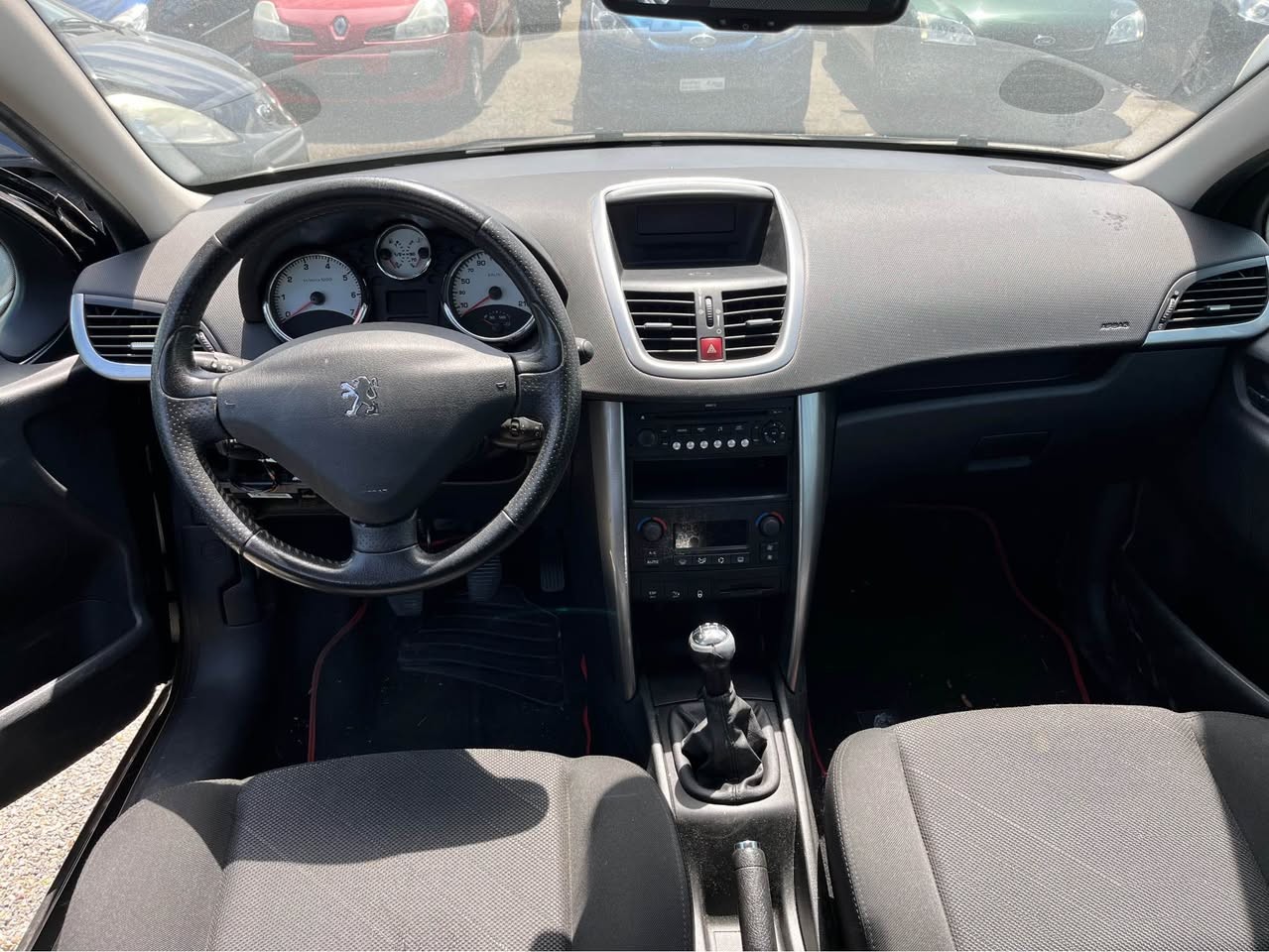 PEUGEOT 207 1.6 16V Turbo GT 150-image-6