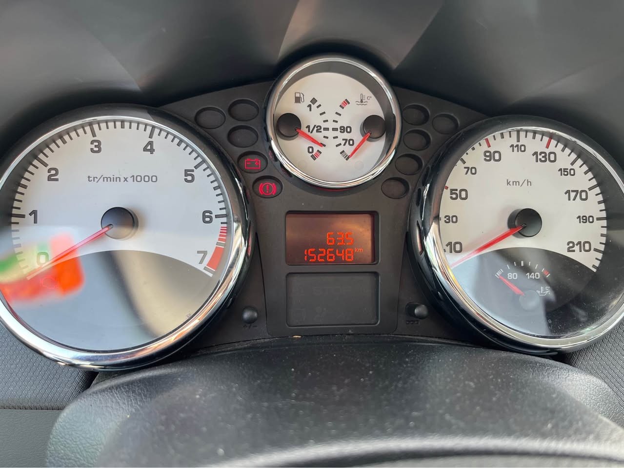 PEUGEOT 207 1.6 16V Turbo GT 150-image-8