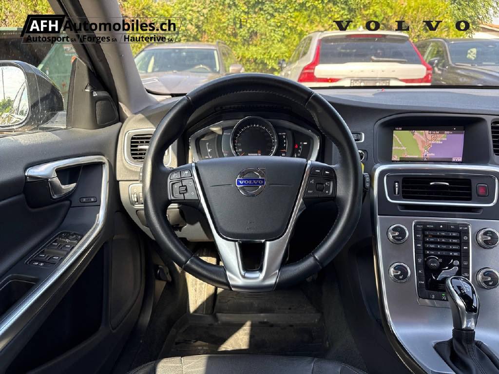 VOLVO V60 Cross Country 2.4 D4 AWD-image-9