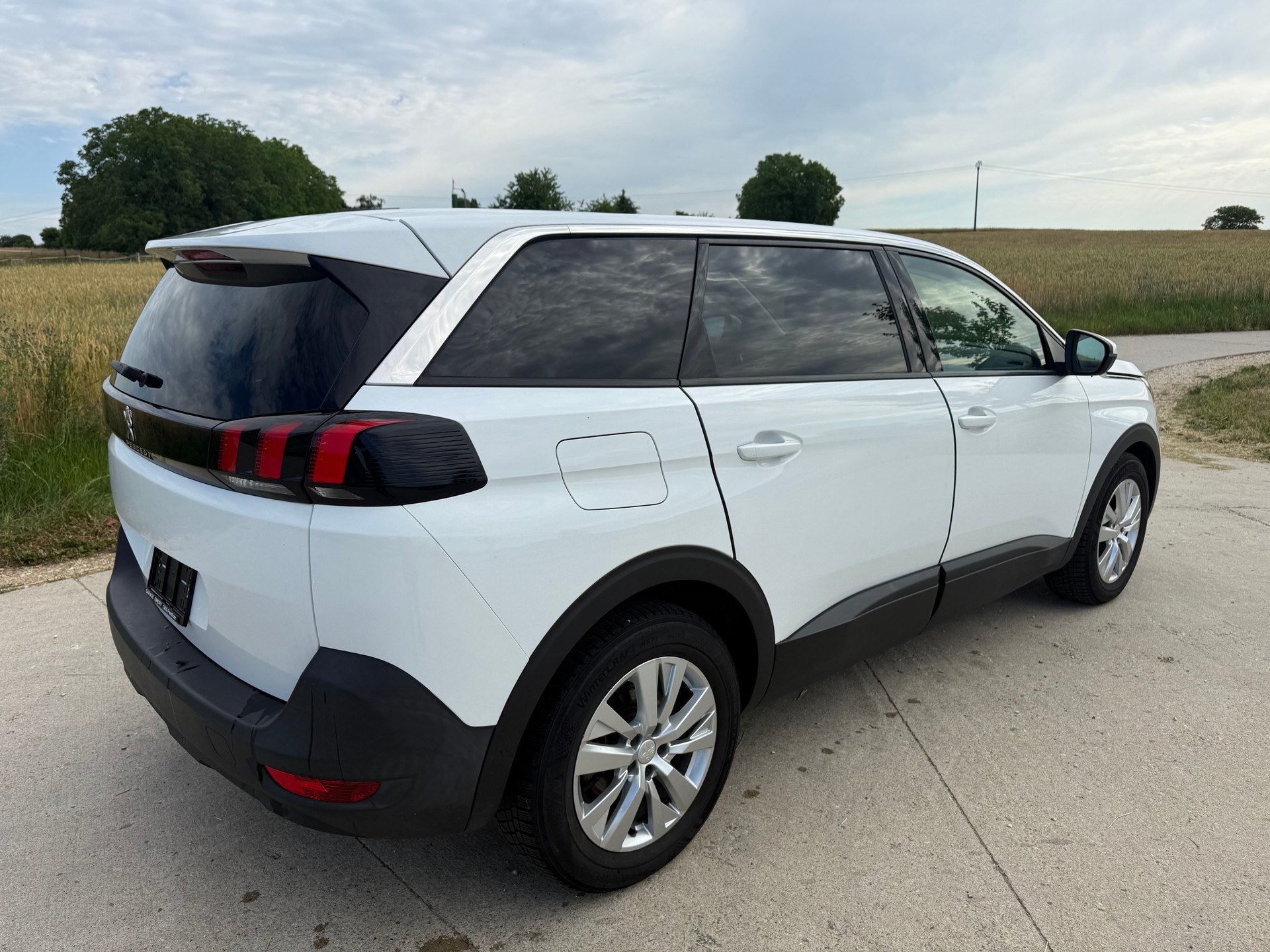 PEUGEOT 5008 1.5 BlueHDi Allure EAT-image-4