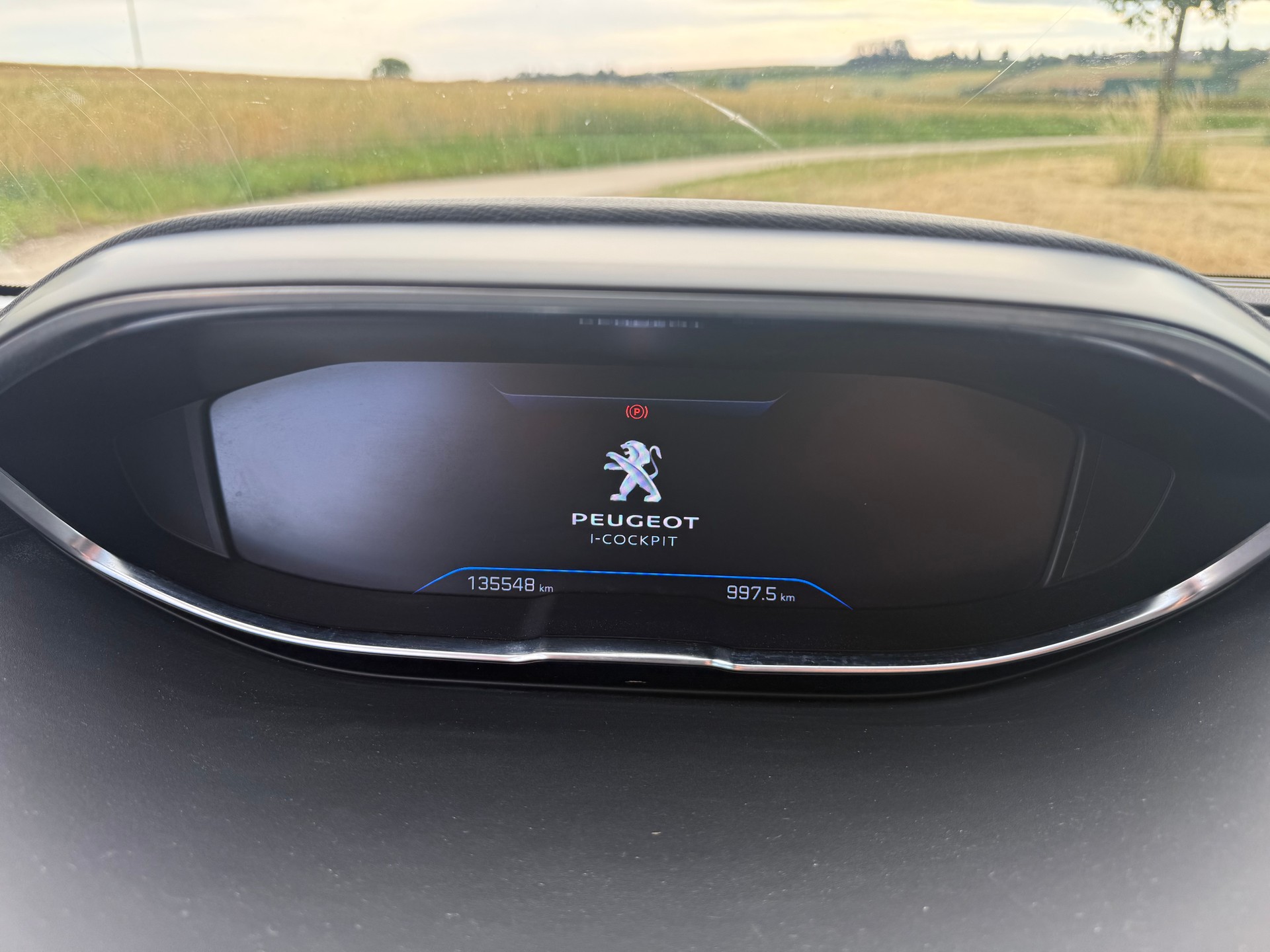 PEUGEOT 5008 1.5 BlueHDi Allure EAT-image-12