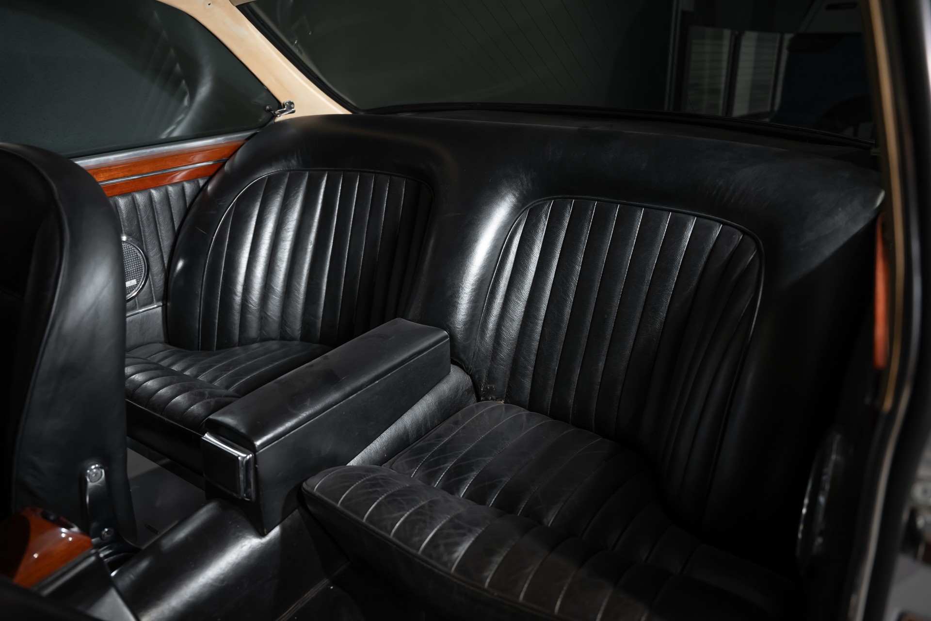 MASERATI Mexico 4.7 V8 by Vignale-image-17