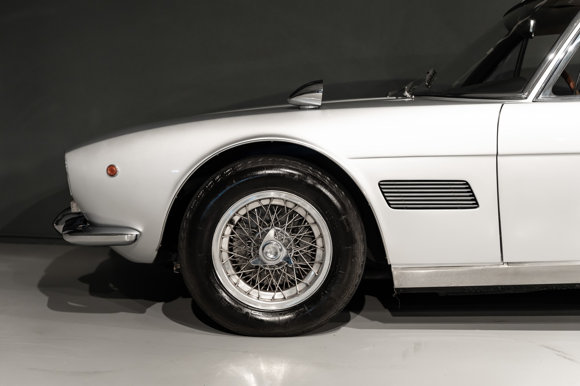 MASERATI Mexico 4.7 V8 by Vignale-image-6