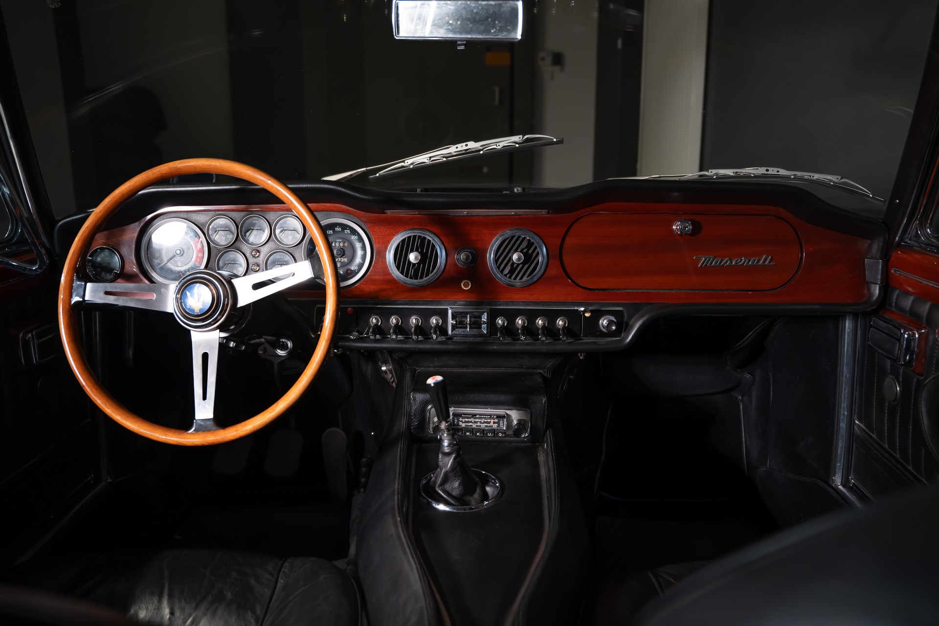 MASERATI Mexico 4.7 V8 by Vignale-image-13