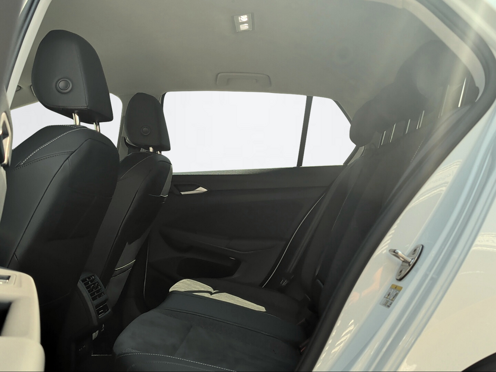 VW Golf VIII 1.5 TSI PHEV Style DSG-image-8