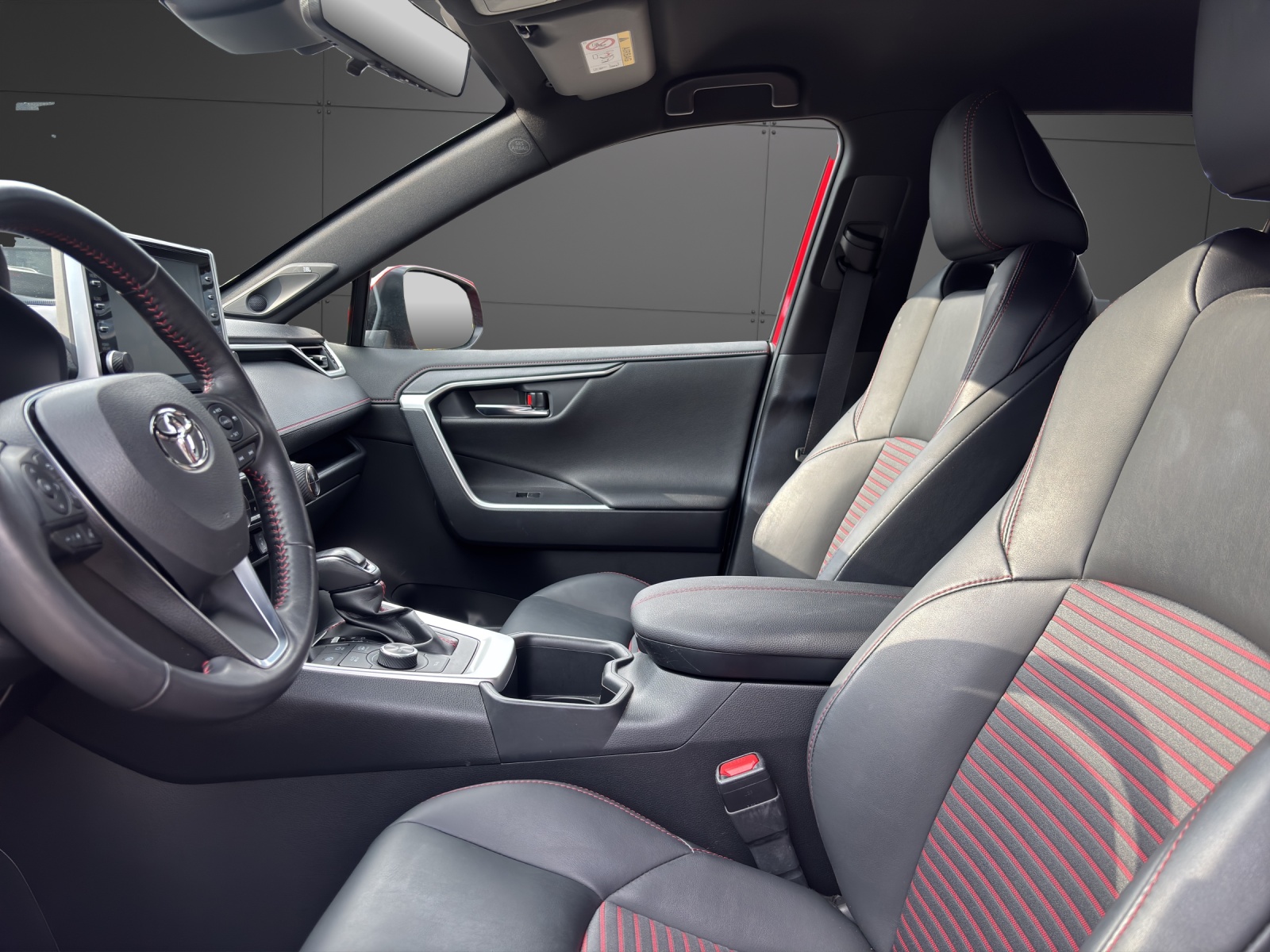 TOYOTA RAV-4 2.5 PHEV Premium e-CVT 4WD-image-2