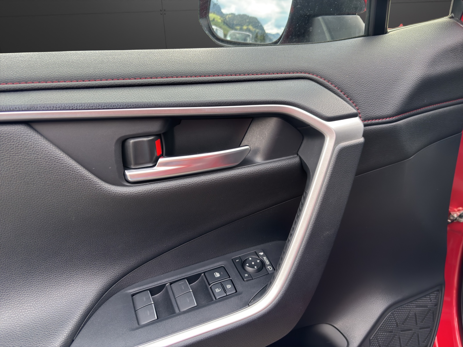 TOYOTA RAV-4 2.5 PHEV Premium e-CVT 4WD-image-10