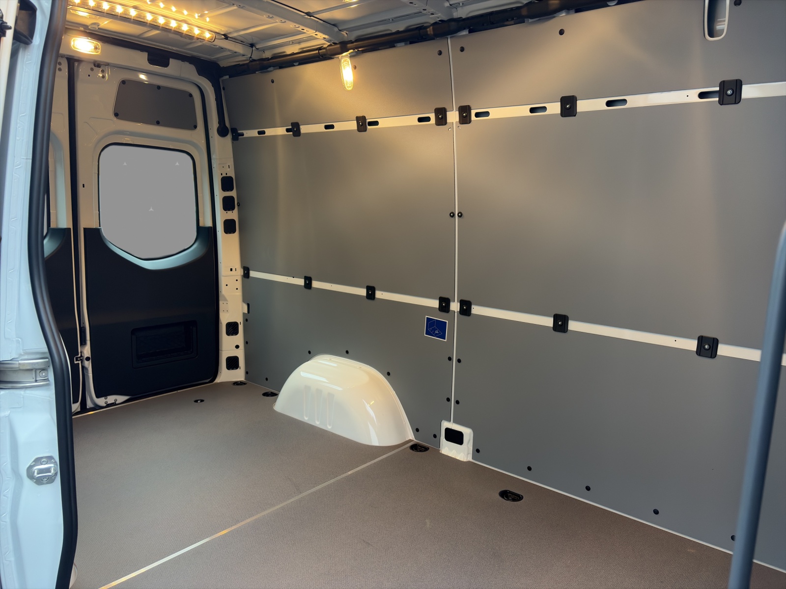 MERCEDES-BENZ Sprinter 319 CDI S Pro 9G-TRONIC-image-14