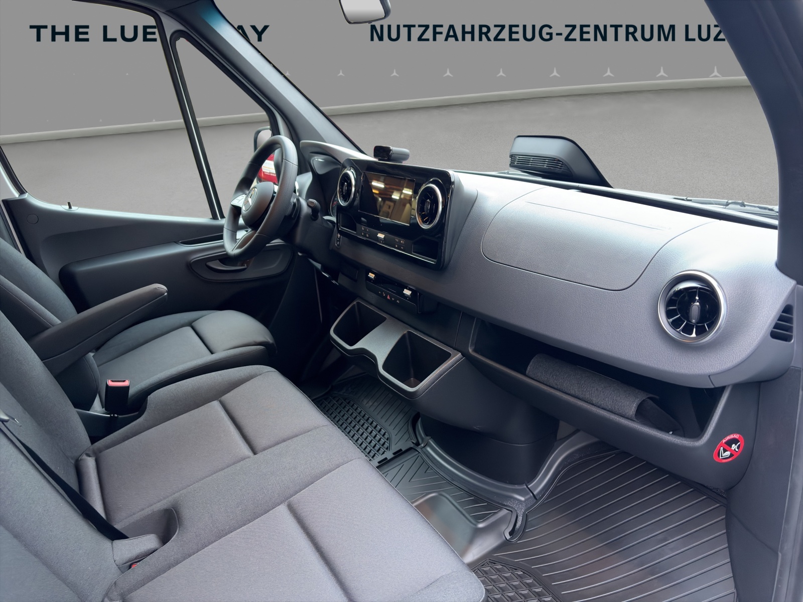 MERCEDES-BENZ Sprinter 319 CDI S Pro 9G-TRONIC-image-9