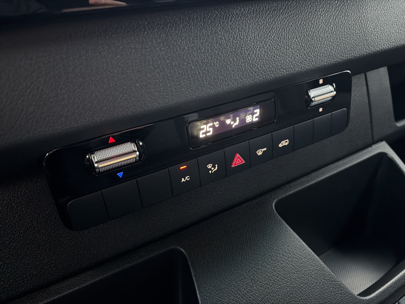 MERCEDES-BENZ Sprinter 319 CDI S Pro 9G-TRONIC-image-13