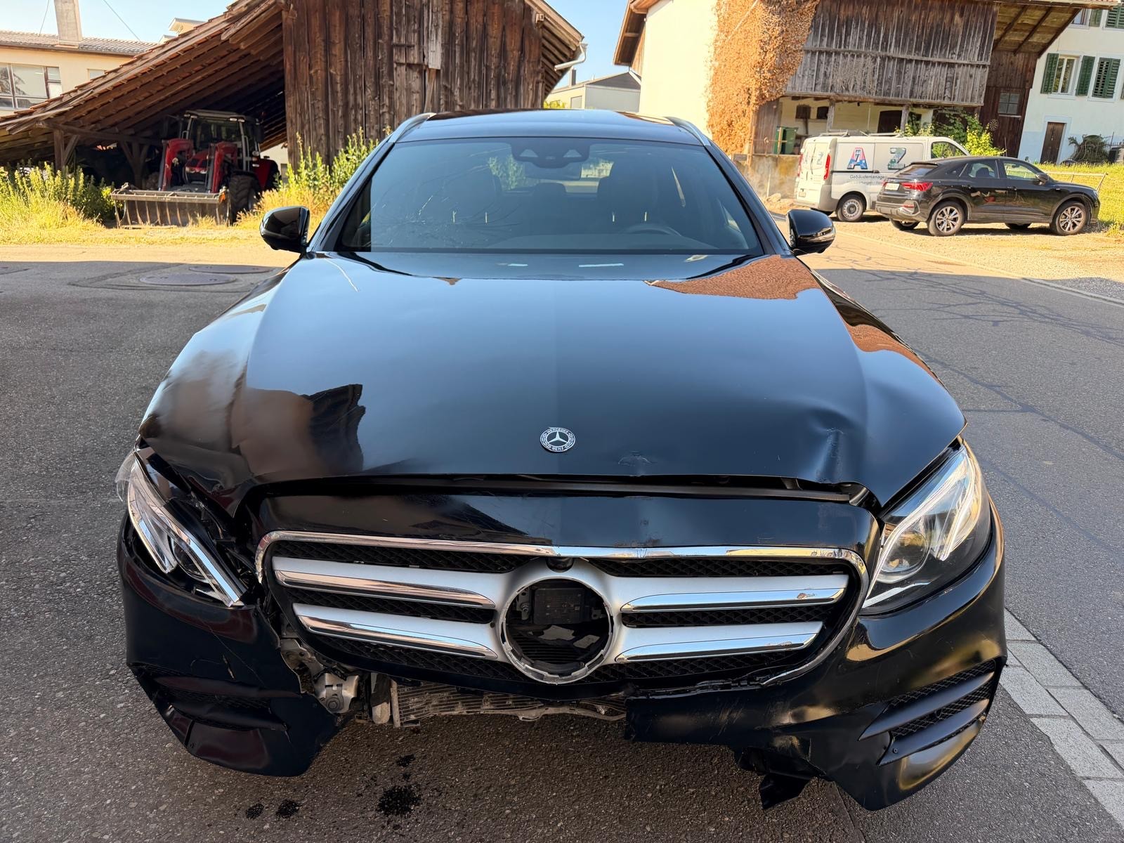 MERCEDES-BENZ E 220 d 4Matic 9G-Tronic-image-5