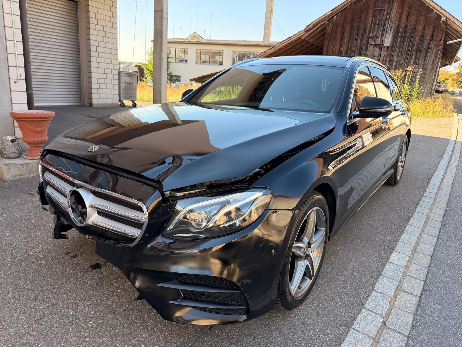 MERCEDES-BENZ E 220 d 4Matic 9G-Tronic-image-1